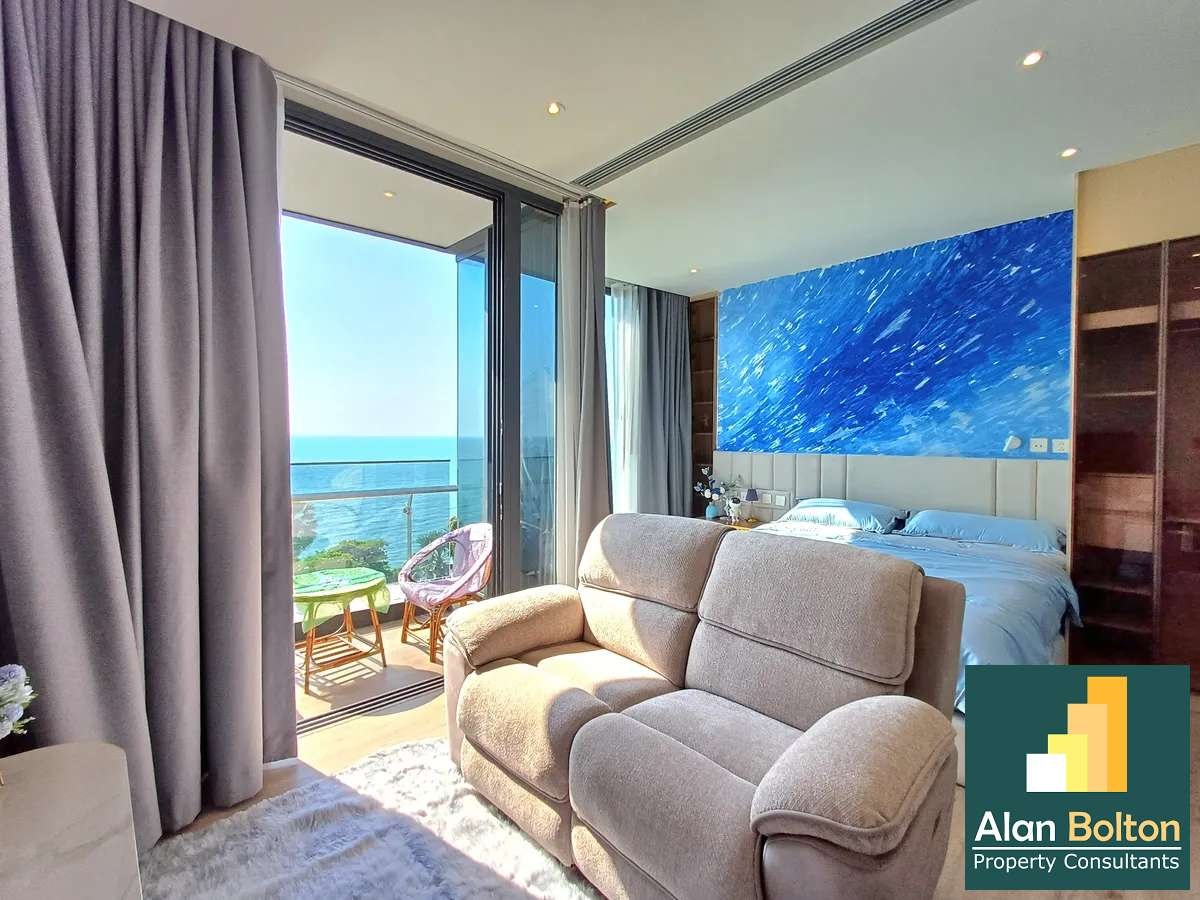 Luxury Beachfront 1 Bedroom 1 Bathroom Arom Wongamat for Sale and Rent photo 3