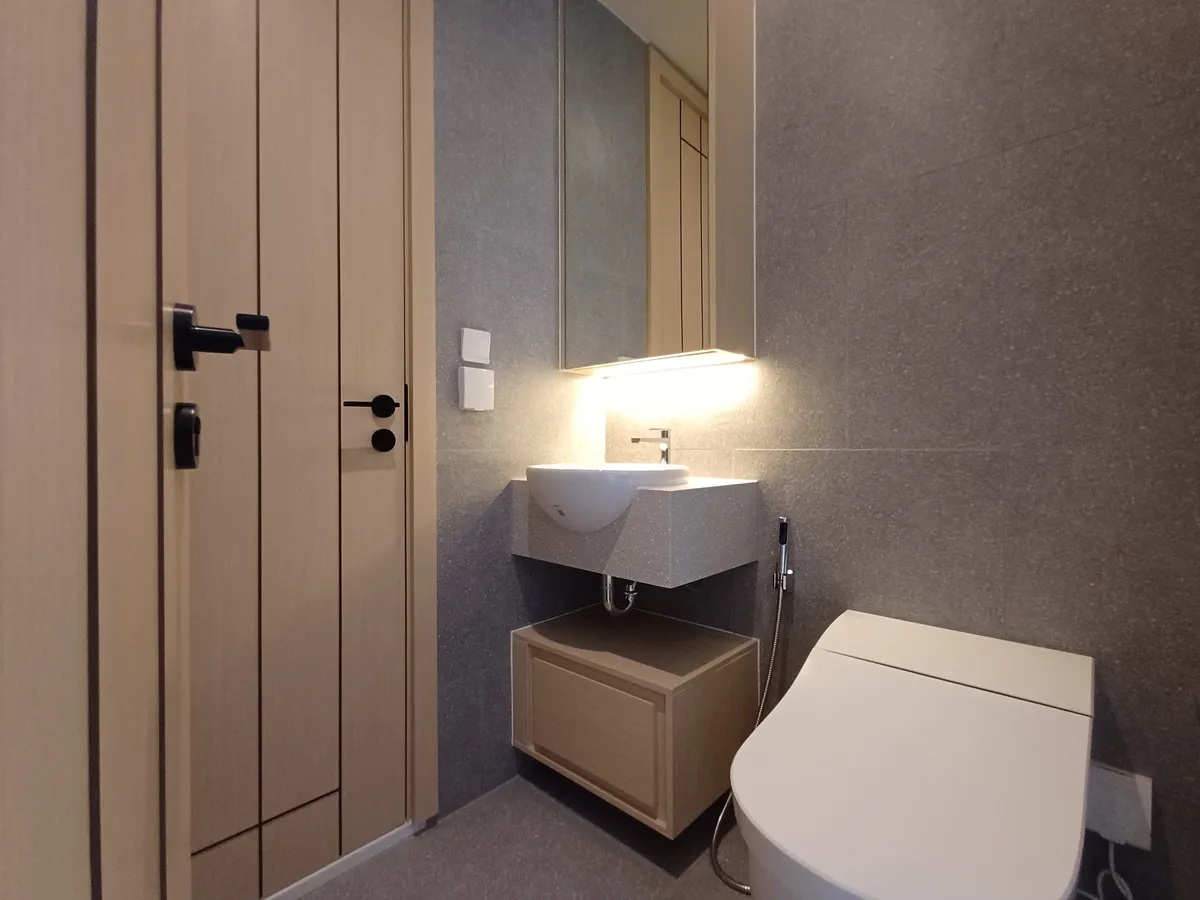 Stunning Beachfront Sea View 1 Bedroom 1 Bathroom with Jacuzzi for Sale in Arom Wongamat photo 17