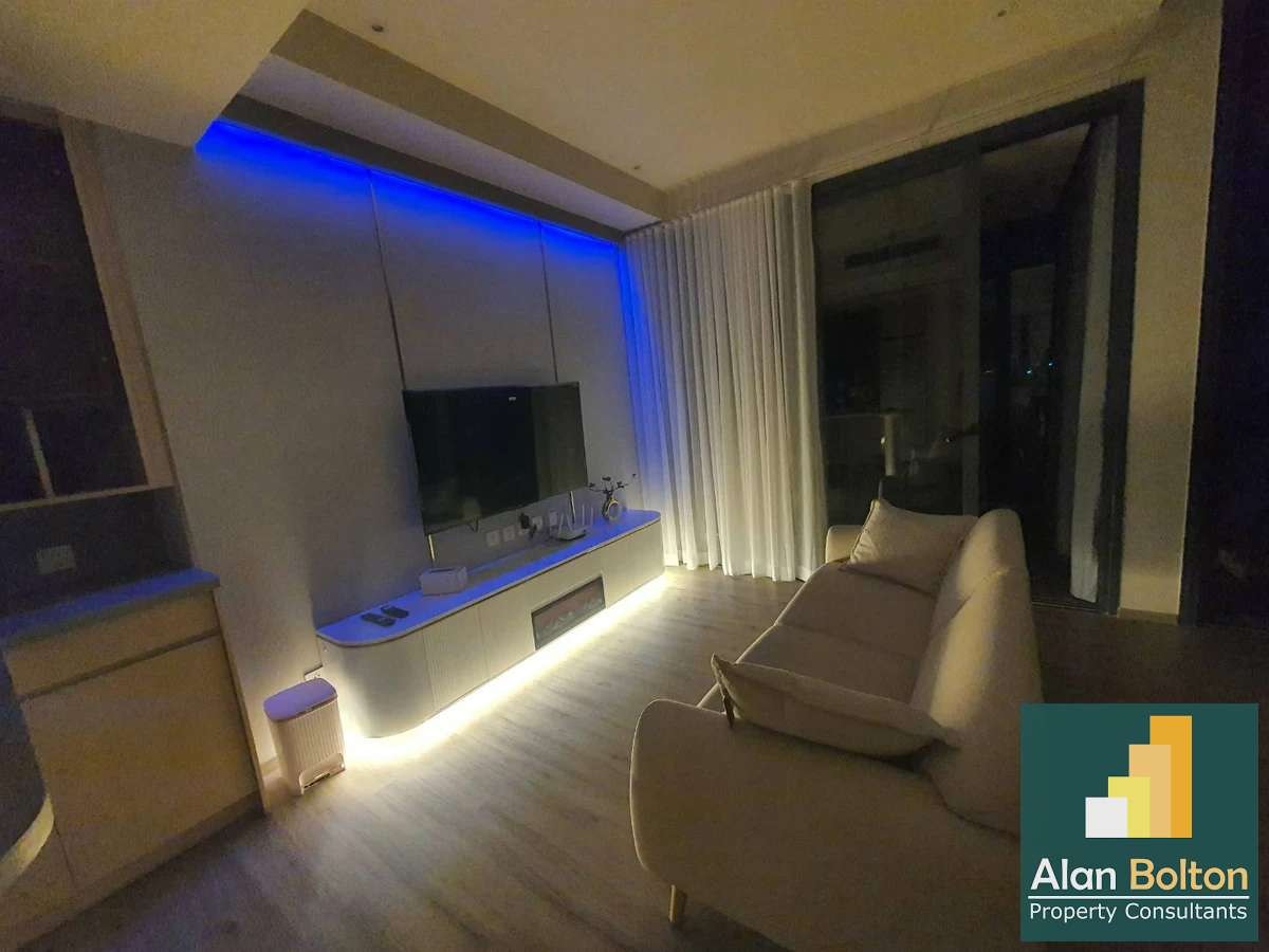 Stunning Beachfront Sea View 1 Bedroom 1 Bathroom with Jacuzzi for Sale in Arom Wongamat photo 6