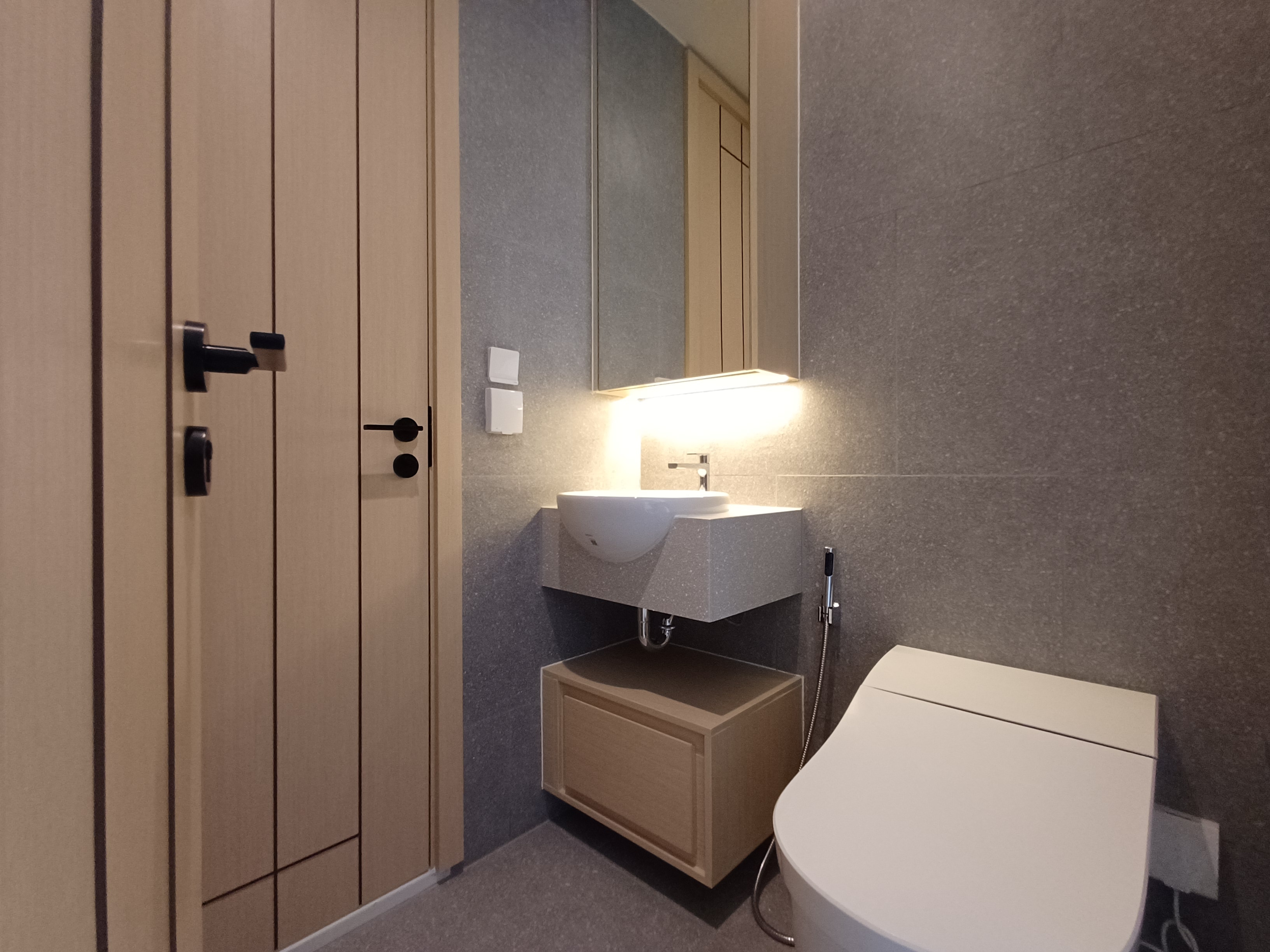 Stunning Beachfront Sea View 1 Bedroom 1 Bathroom with Jacuzzi for Sale in Arom Wongamat photo 18