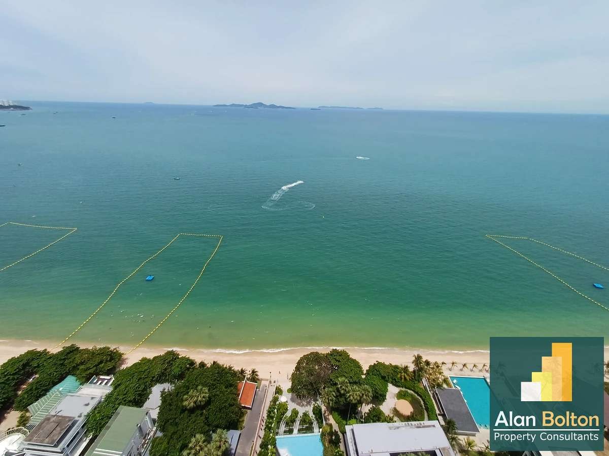 Stunning Beachfront Sea View 1 Bedroom 1 Bathroom with Jacuzzi for Sale in Arom Wongamat photo 3