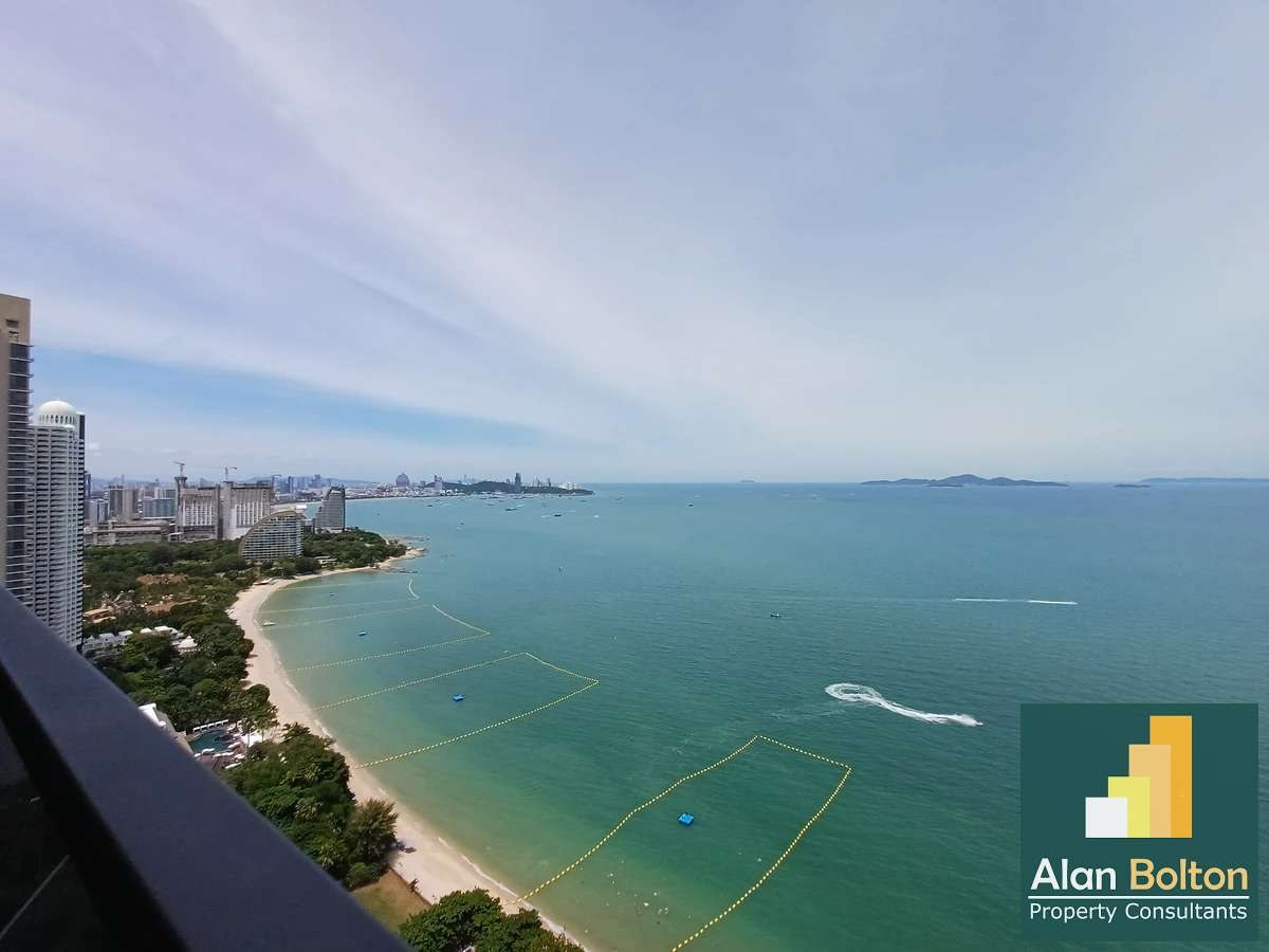 Stunning Beachfront Sea View 1 Bedroom 1 Bathroom with Jacuzzi for Sale in Arom Wongamat