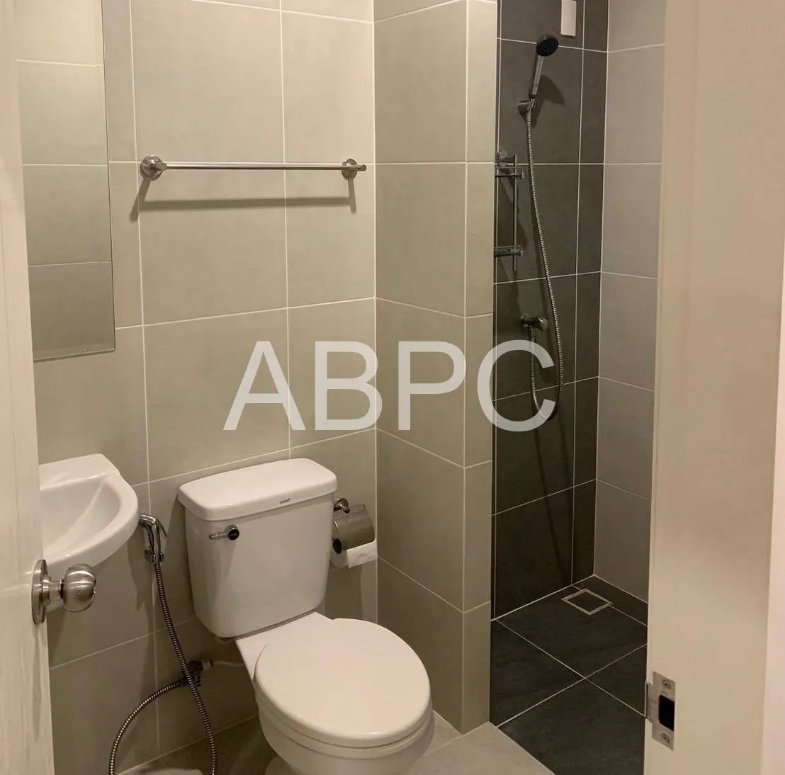 Townhouse 3 Bedrooms 2 Bathroom in East Pattaya photo 11