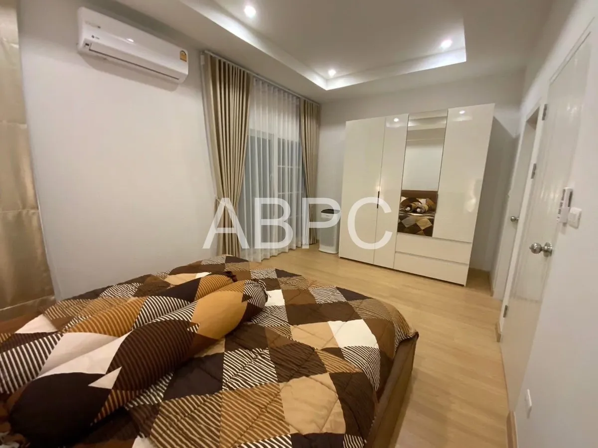 Townhouse 3 Bedrooms 2 Bathroom in East Pattaya photo 10