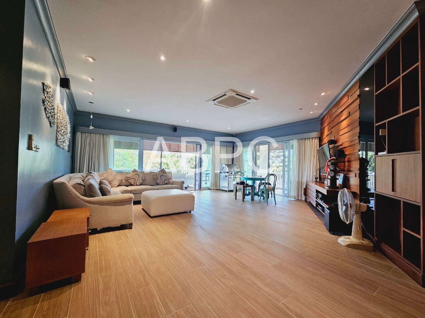 Newly Renovated Beachfront 3 Bedrooms 2 Bathrooms in Baan Somprasong (FQ) for Sale photo 4