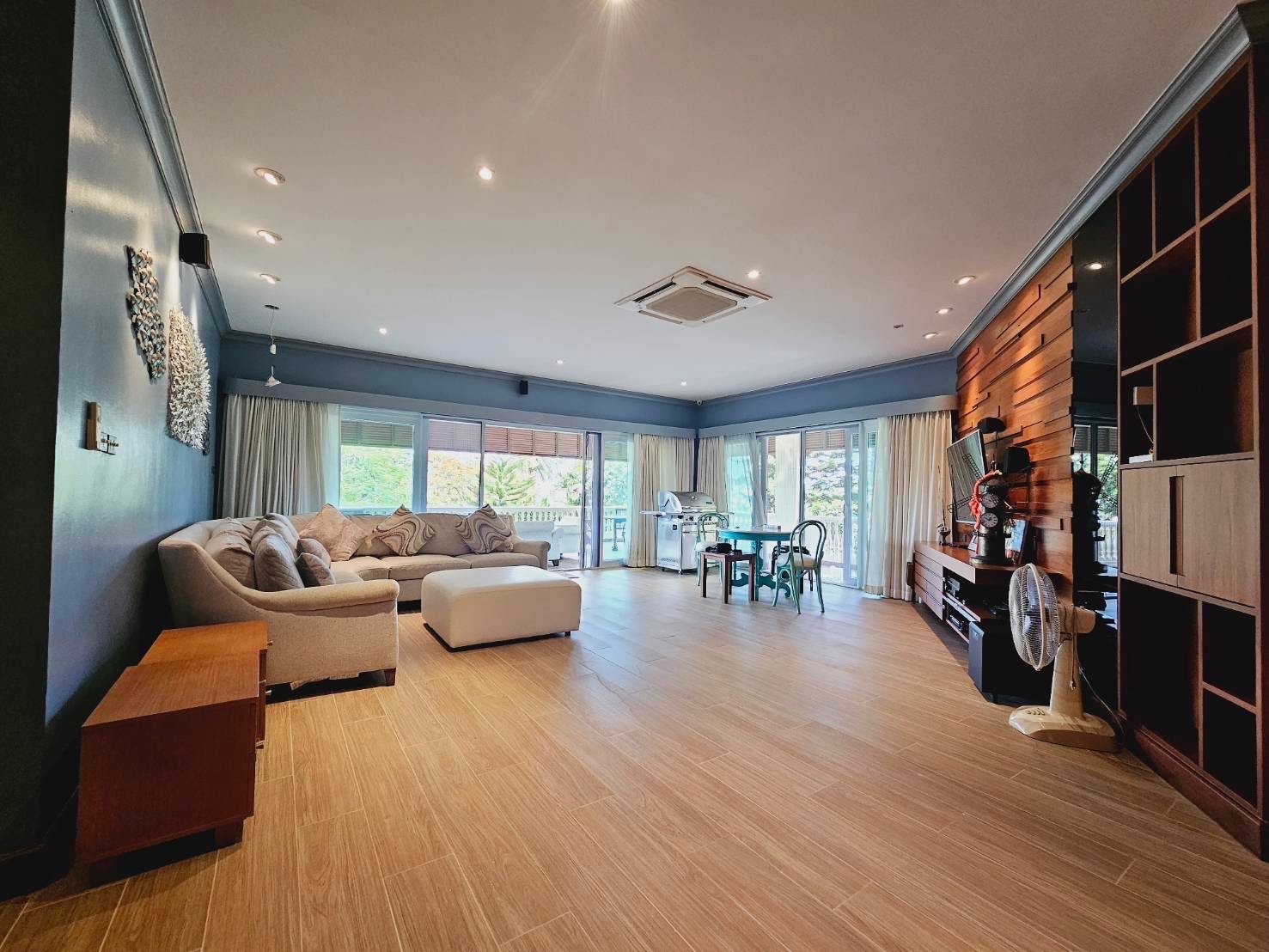 Newly Renovated Beachfront 3 Bedrooms 2 Bathrooms in Baan Somprasong (FQ) for Sale photo 25