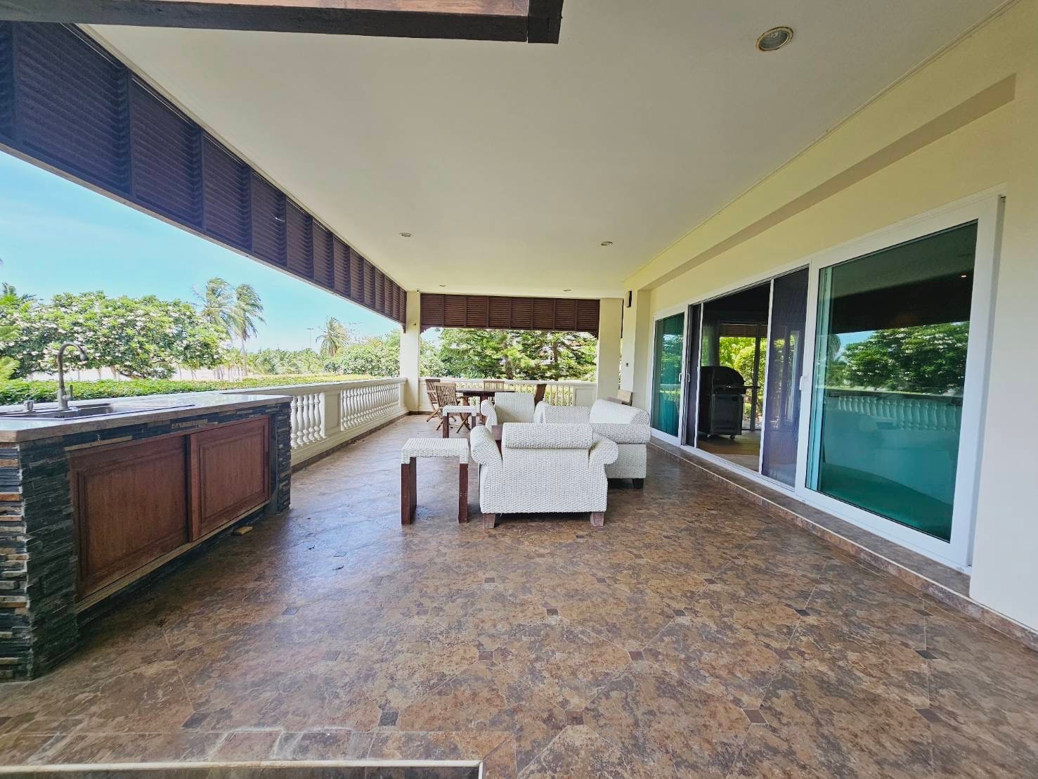 Newly Renovated Beachfront 3 Bedrooms 2 Bathrooms in Baan Somprasong (FQ) for Sale photo 27