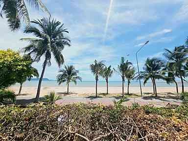 Newly Renovated Beachfront 3 Bedrooms 2 Bathrooms in Baan Somprasong (FQ) for Sale photo 30