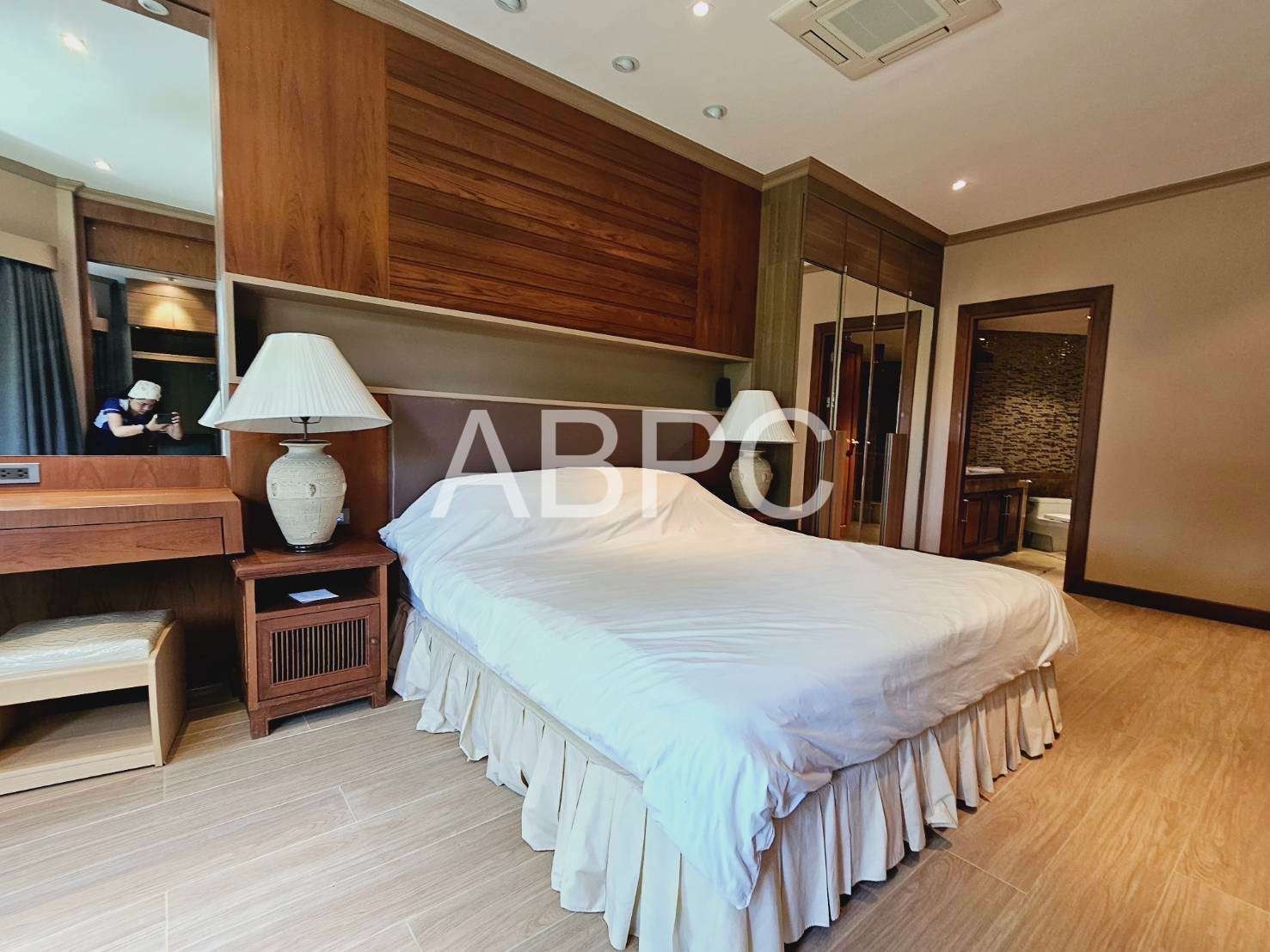 Newly Renovated Beachfront 3 Bedrooms 2 Bathrooms in Baan Somprasong (FQ) for Sale photo 8