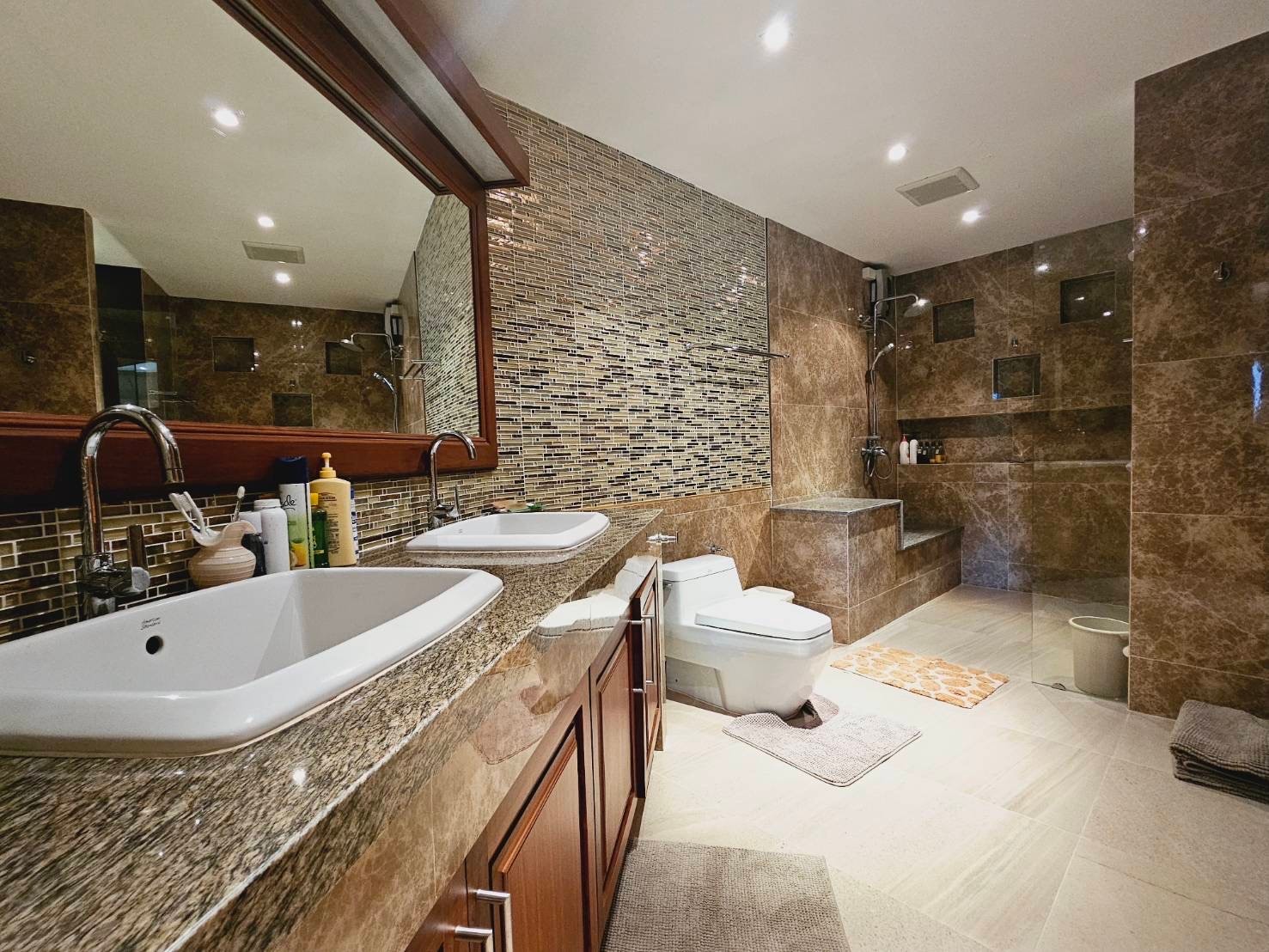 Newly Renovated Beachfront 3 Bedrooms 2 Bathrooms in Baan Somprasong (FQ) for Sale photo 23