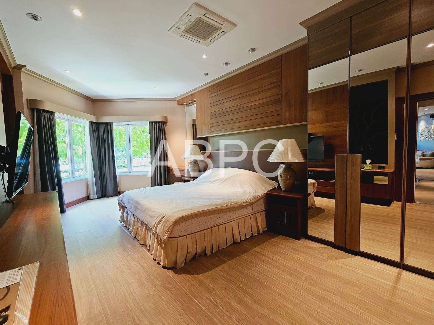 Newly Renovated Beachfront 3 Bedrooms 2 Bathrooms in Baan Somprasong (FQ) for Sale photo 5
