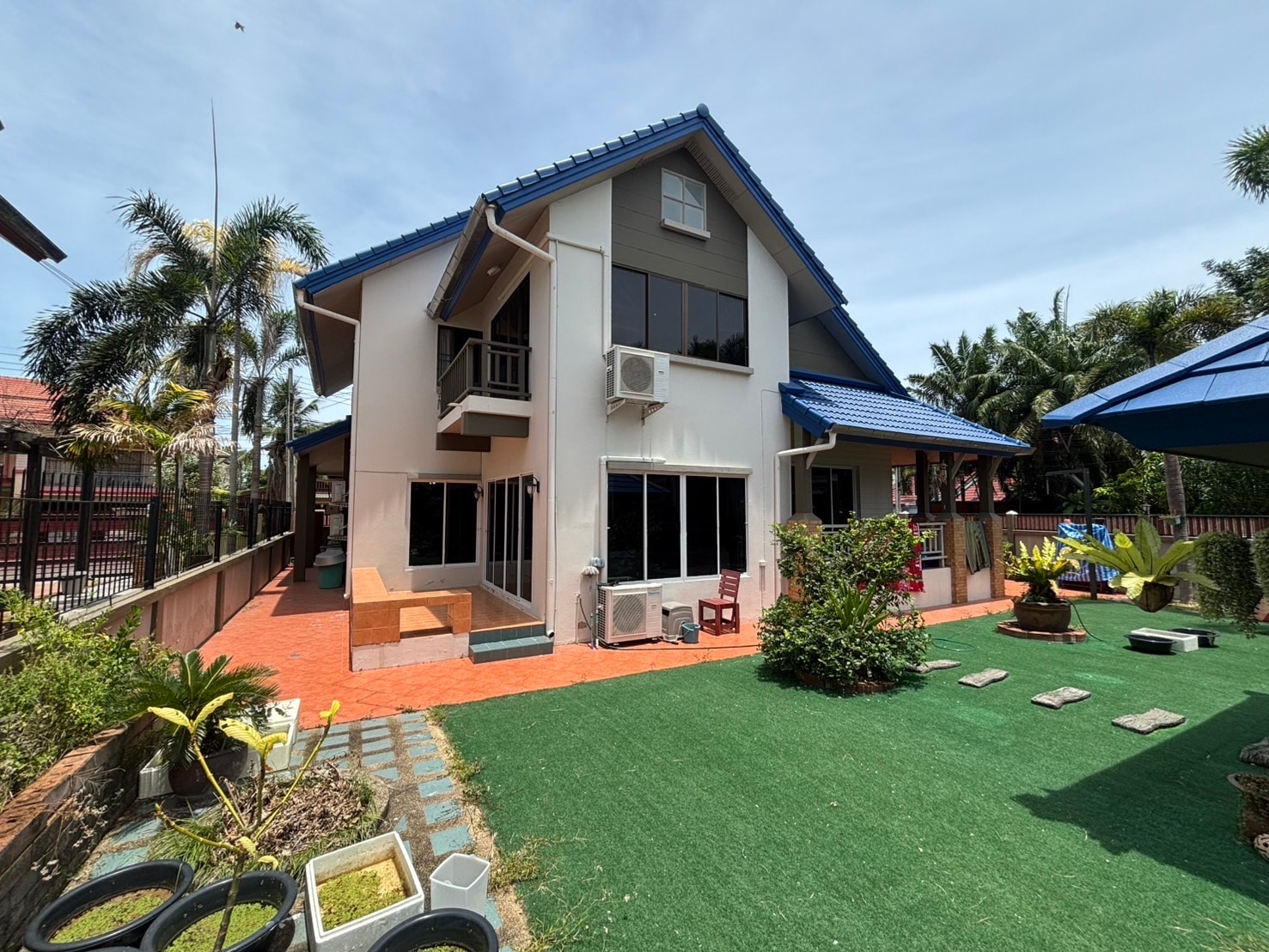 Spacious family home photo 19