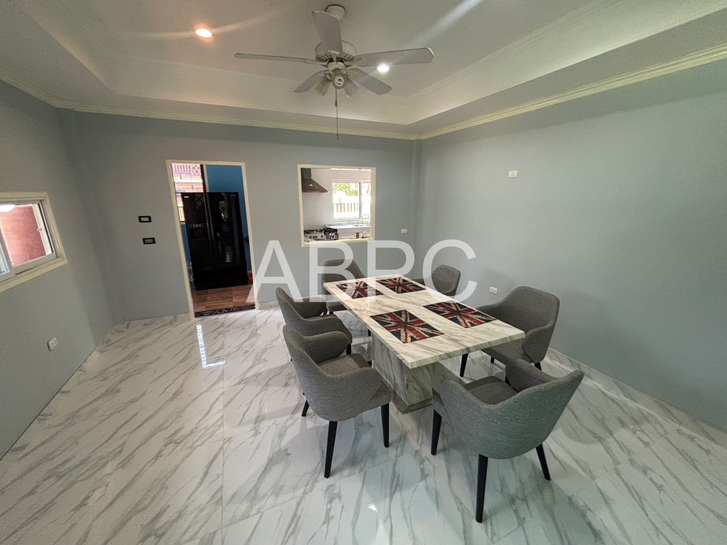 Spacious family home photo 2