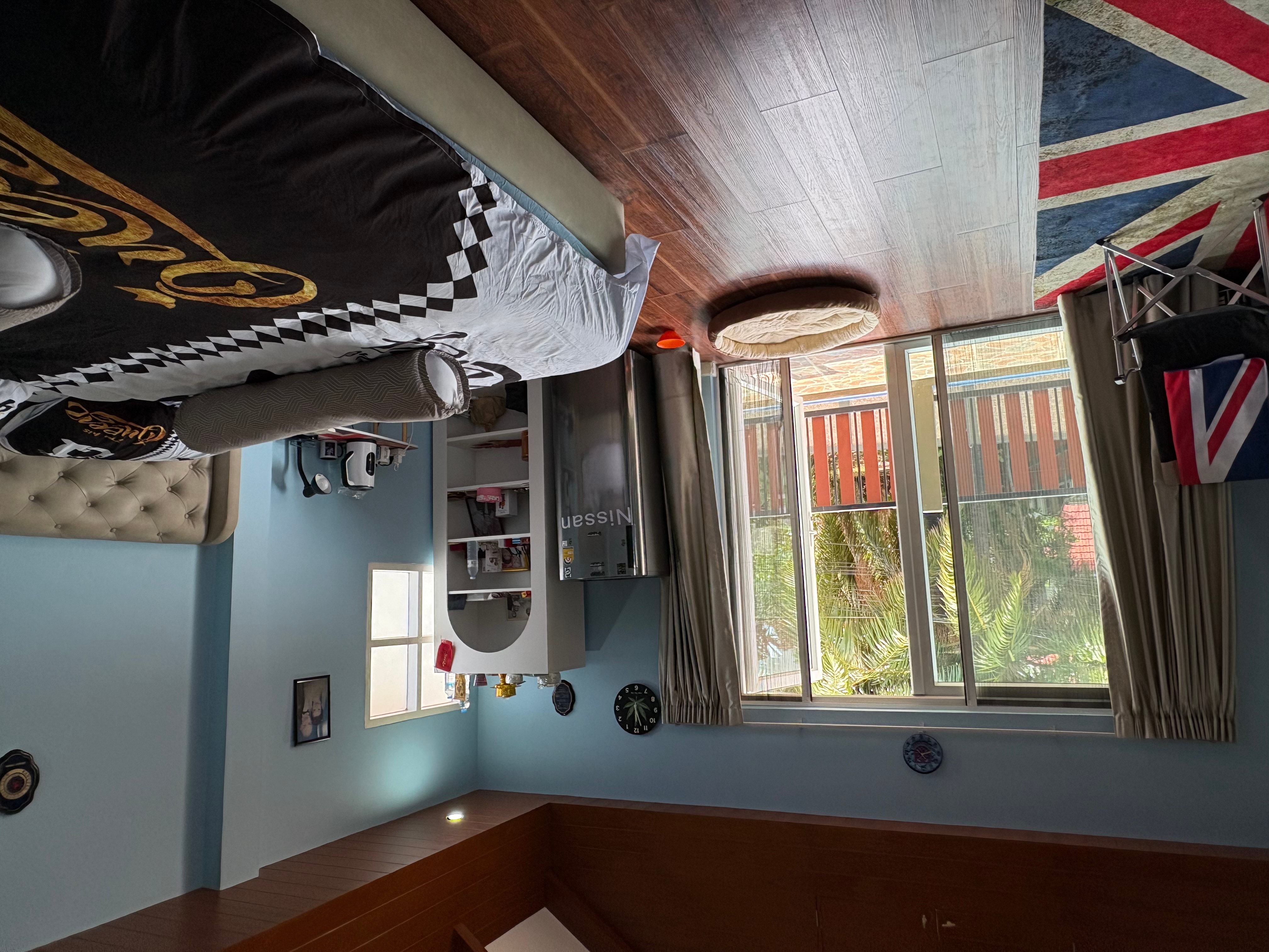 Spacious family home photo 30