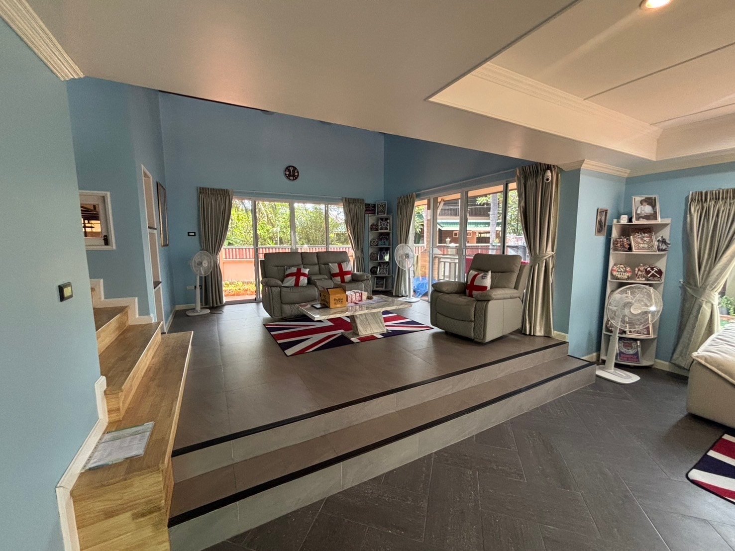 Spacious family home photo 21