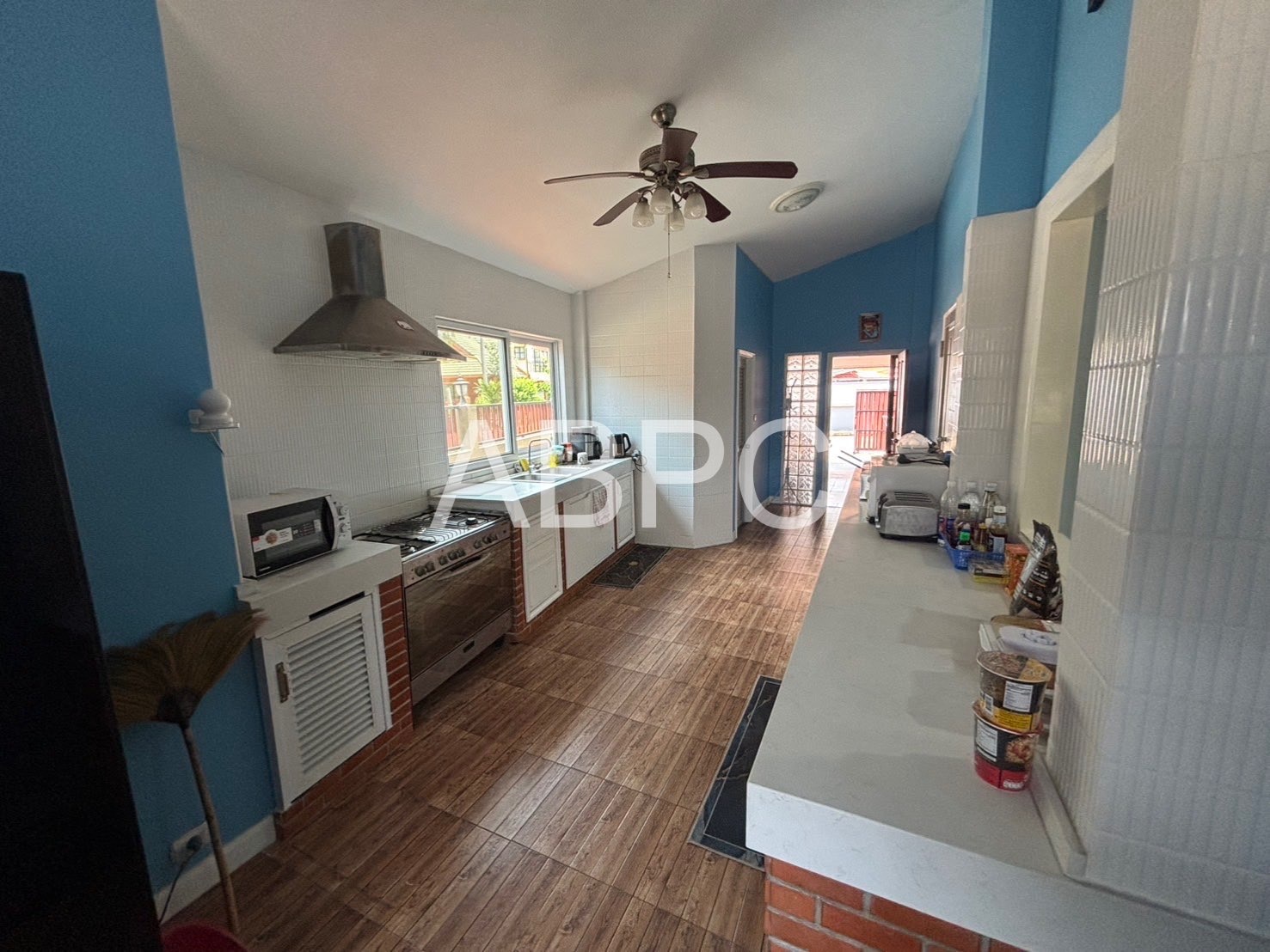 Spacious family home photo 3