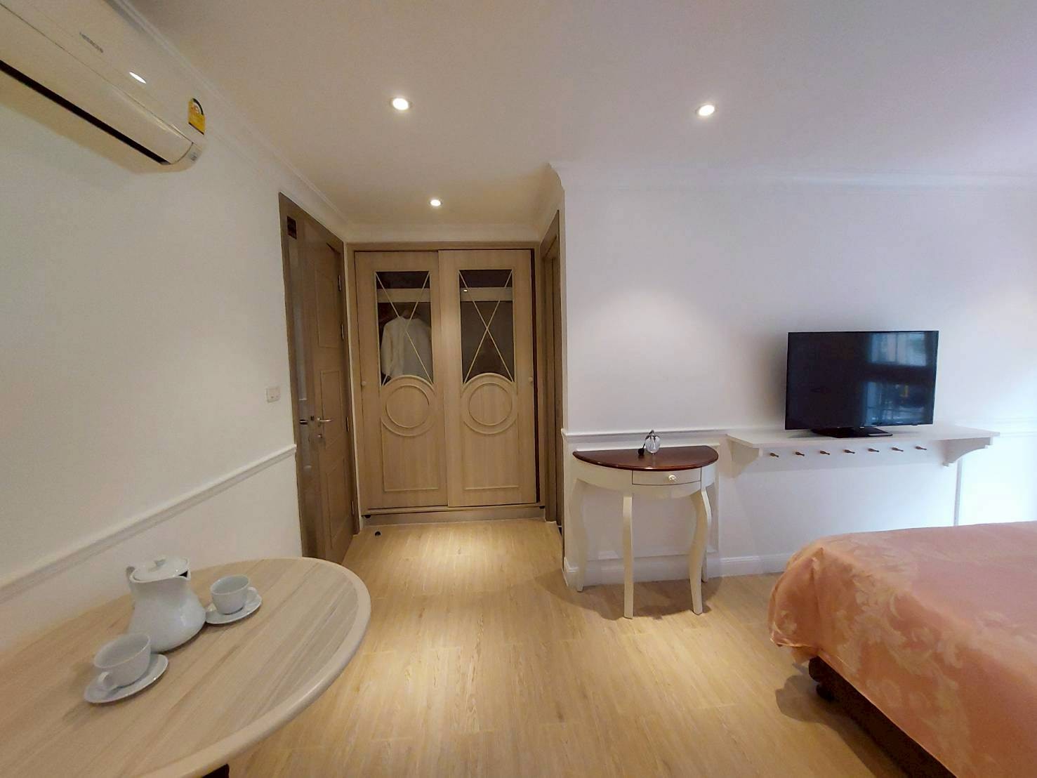 Brand New Pool Access 3 Bedrooms 2 Bathrooms in Seven Seas Cote D'Azur (FQ) For Sale photo 17