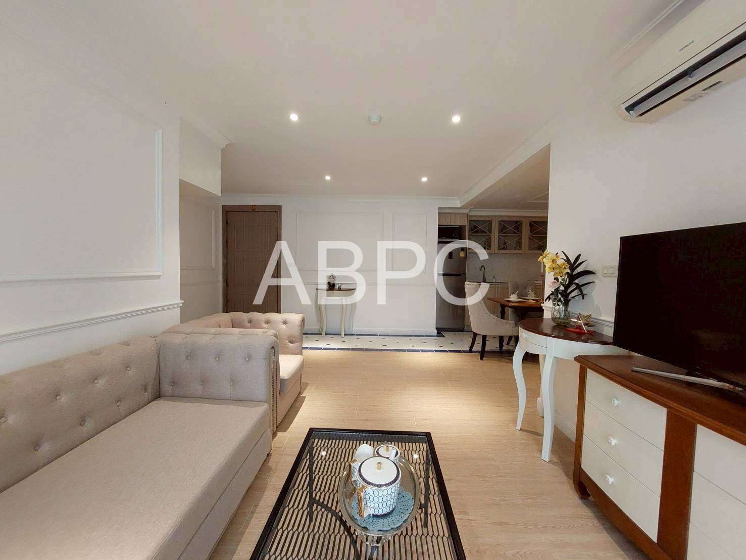 Brand New Pool Access 3 Bedrooms 2 Bathrooms in Seven Seas Cote D'Azur (FQ) For Sale photo 4