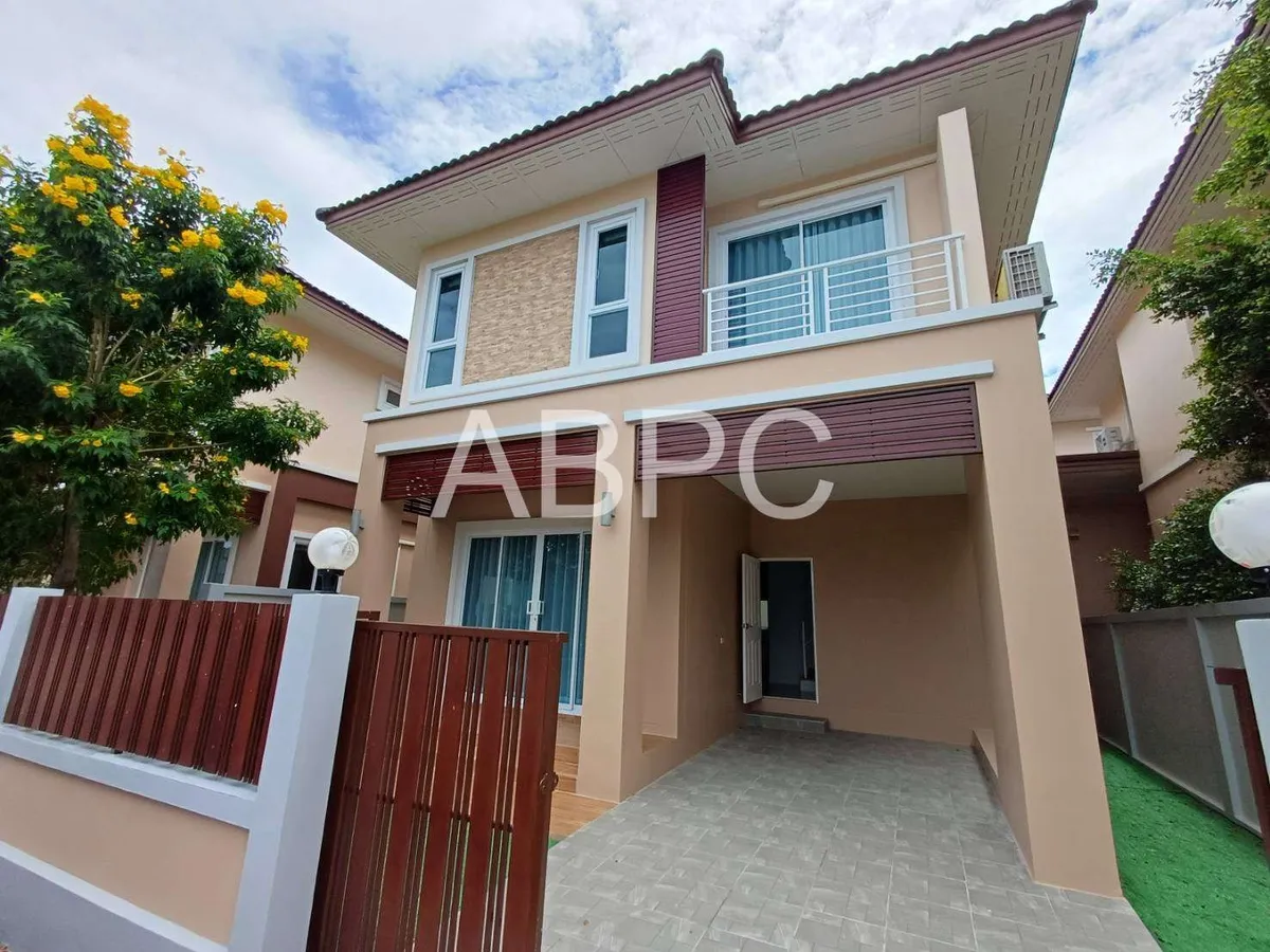 2 Storey House 3 Bedrooms 3 Bathrooms in East Pattaya For Rent
