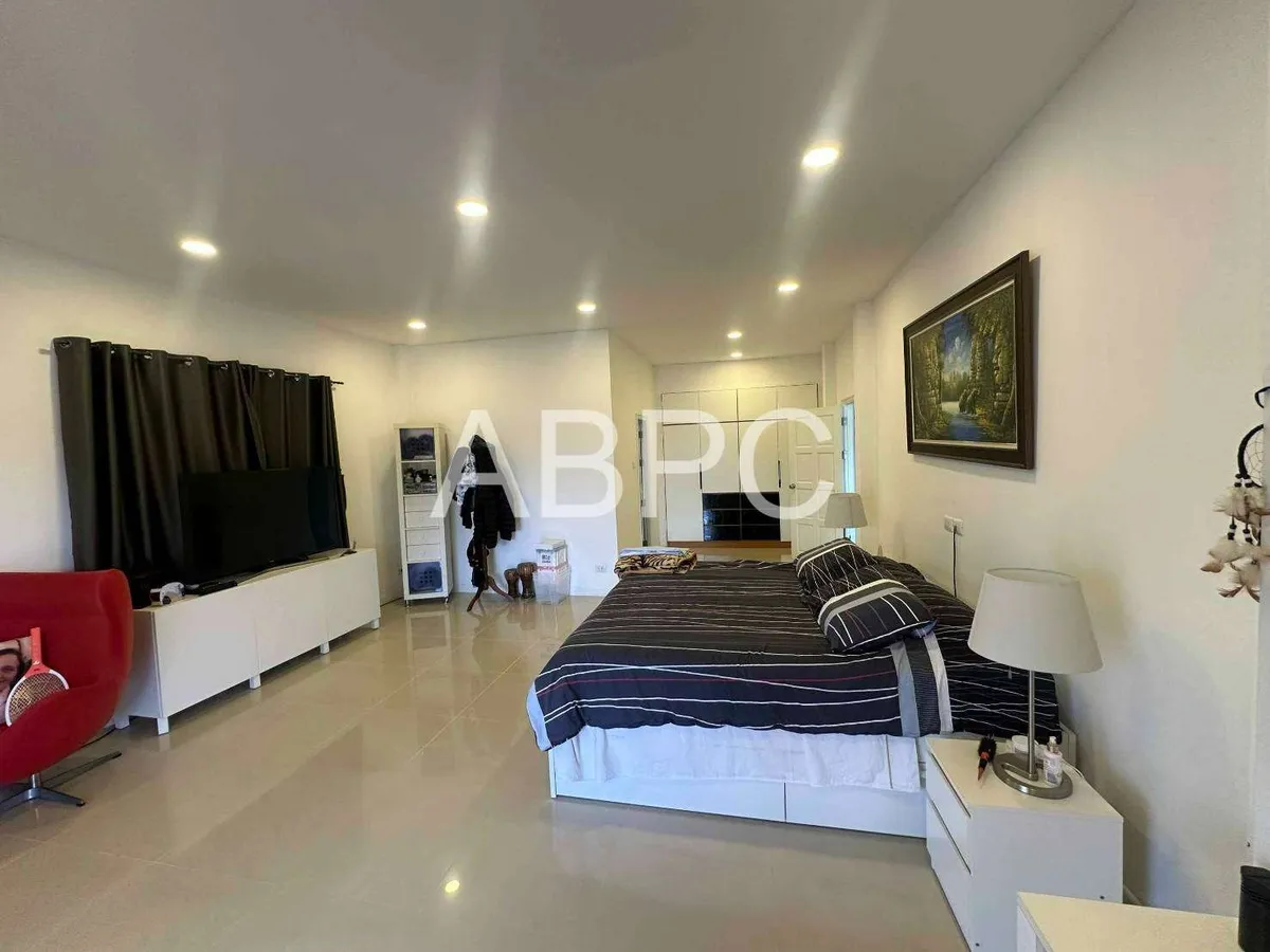 5 Bedroom House For Rent In East Pattaya photo 12