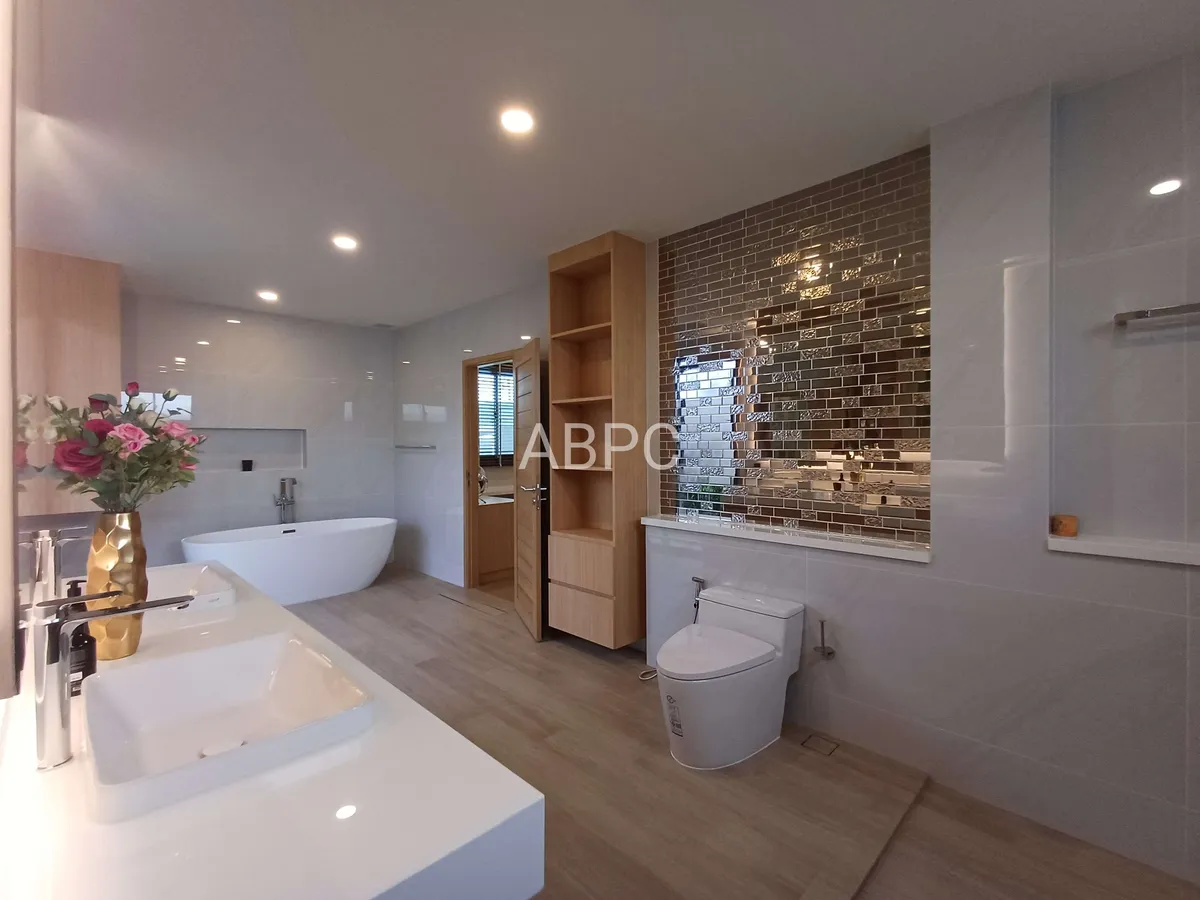 Brand New Modern Style Pool Villa 4 Bedrooms 5 bathrooms in Mabprachan photo 32