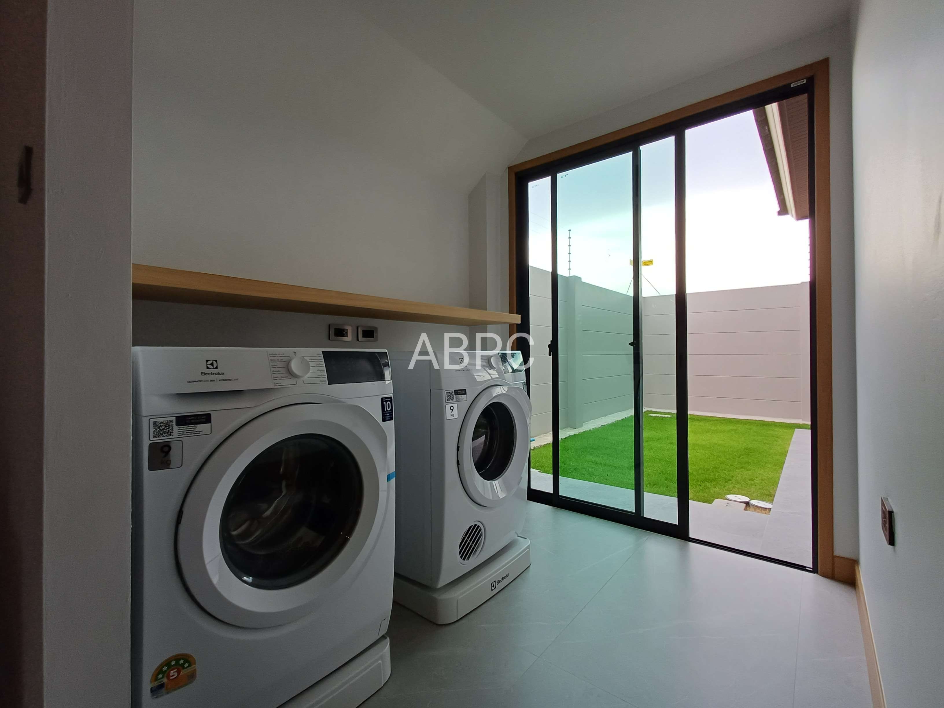 Brand New Modern Style Pool Villa 4 Bedrooms 5 bathrooms in Mabprachan photo 21