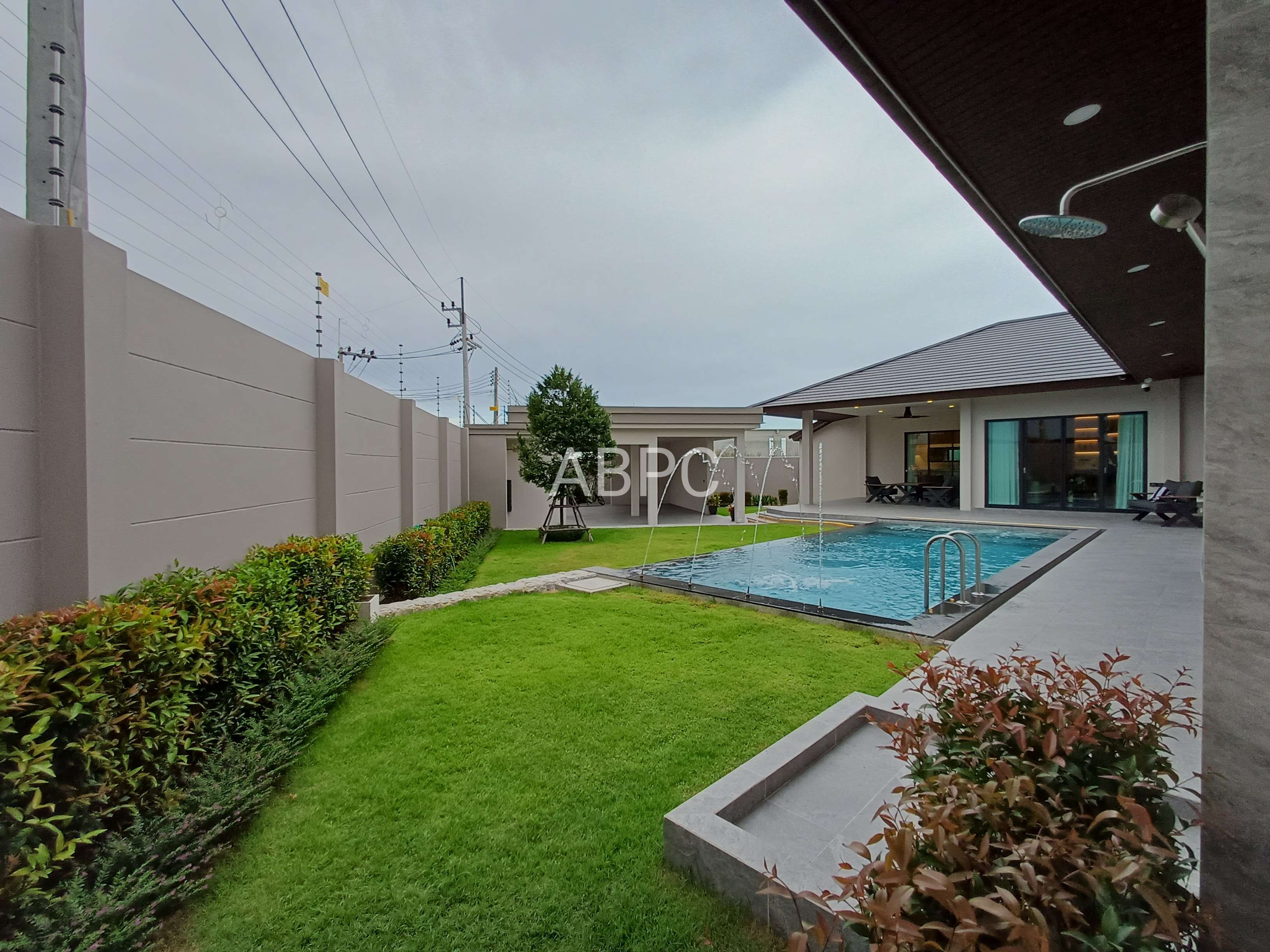 Brand New Modern Style Pool Villa 4 Bedrooms 5 bathrooms in Mabprachan photo 3