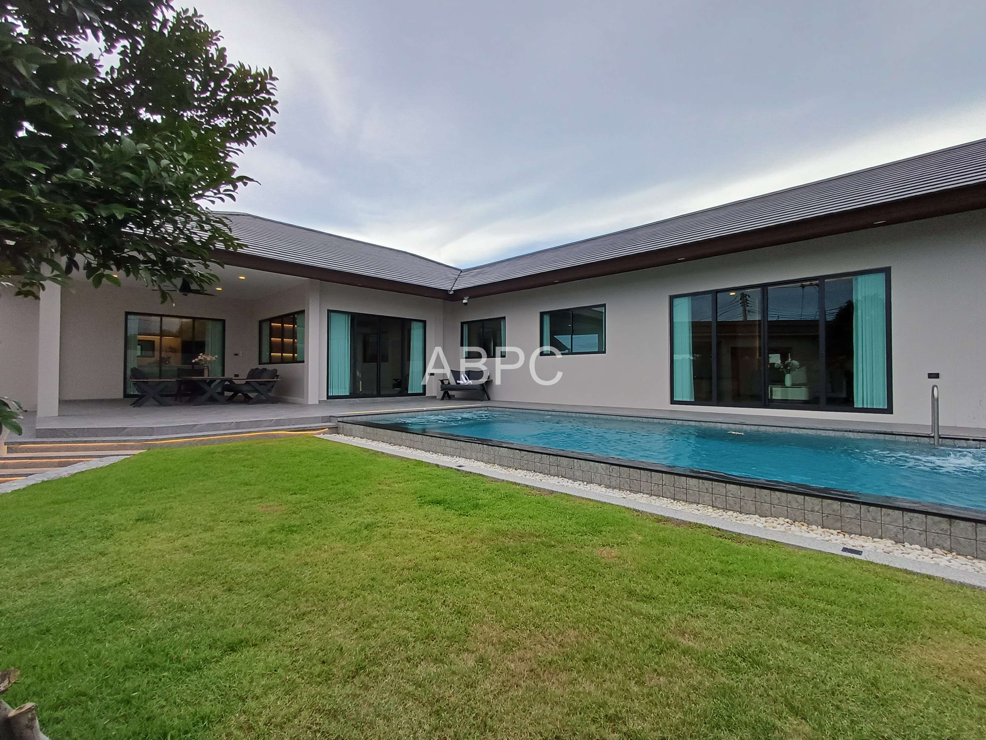 Brand New Modern Style Pool Villa 4 Bedrooms 5 bathrooms in Mabprachan photo 33