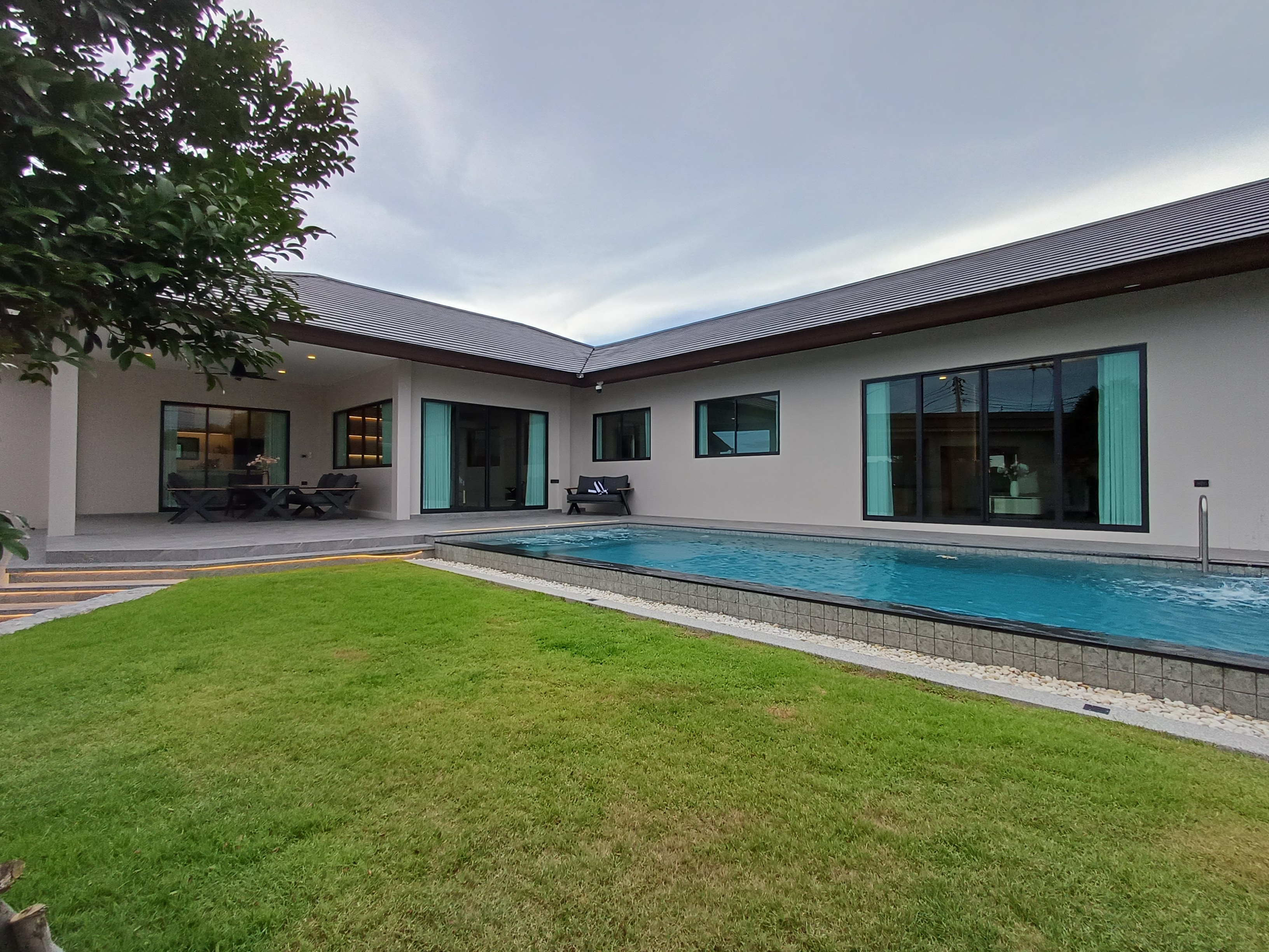 Brand New Modern Style Pool Villa 4 Bedrooms 5 bathrooms in Mabprachan photo 54