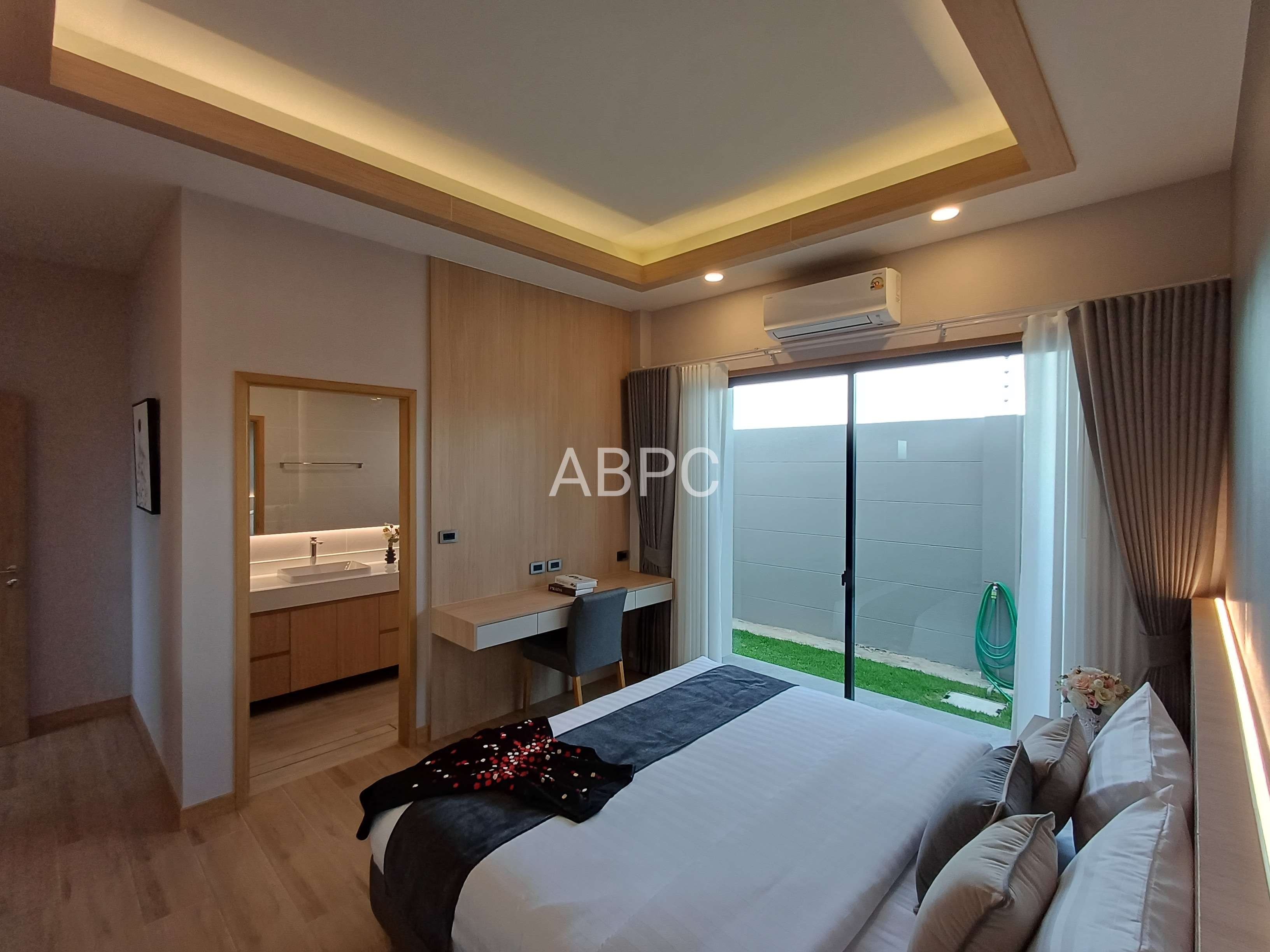 Brand New Modern Style Pool Villa 4 Bedrooms 5 bathrooms in Mabprachan photo 8