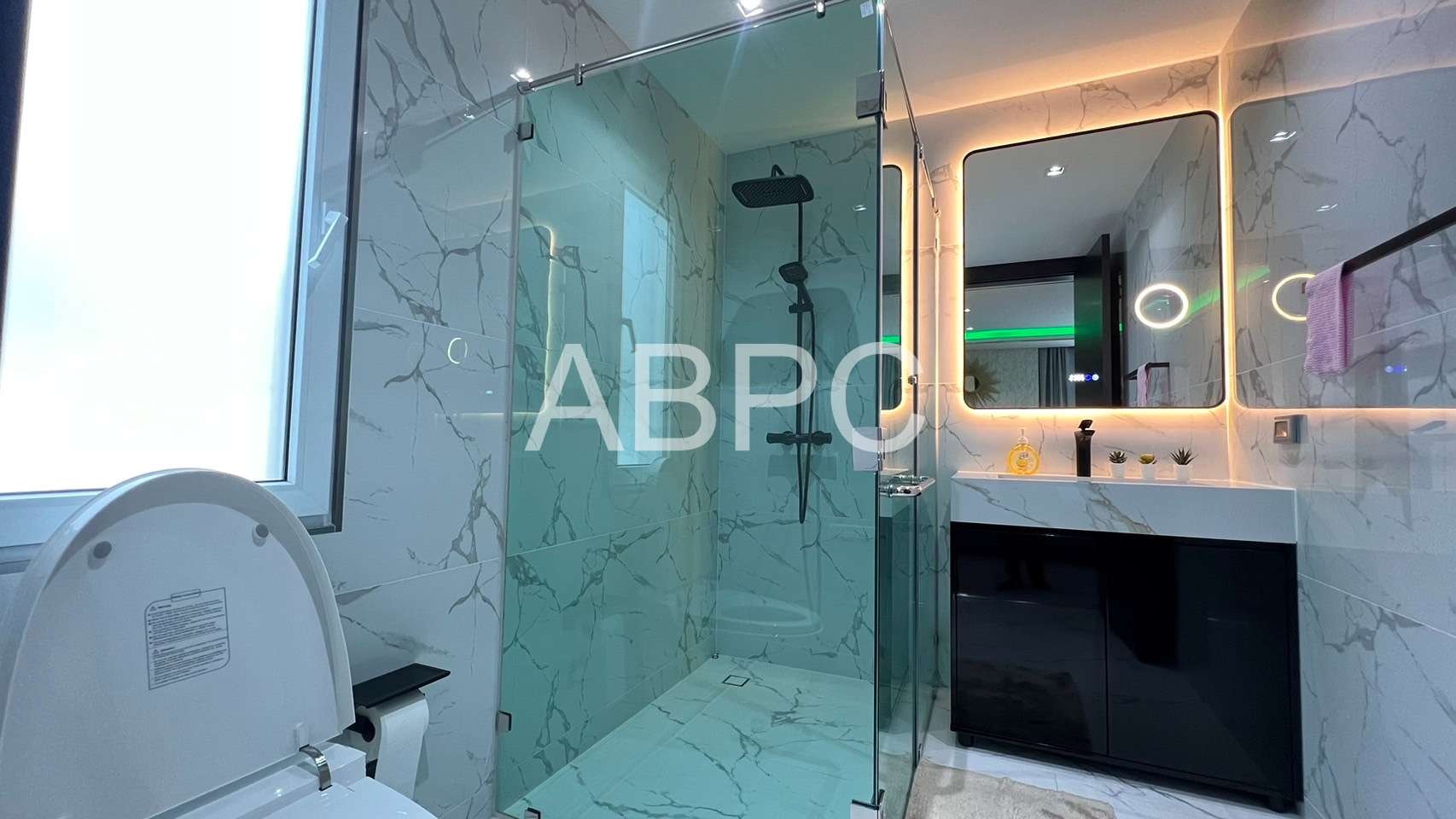 Luxury Pool Villa 4 Bedrooms 5 Bathrooms in Siam Royal Pattya photo 15