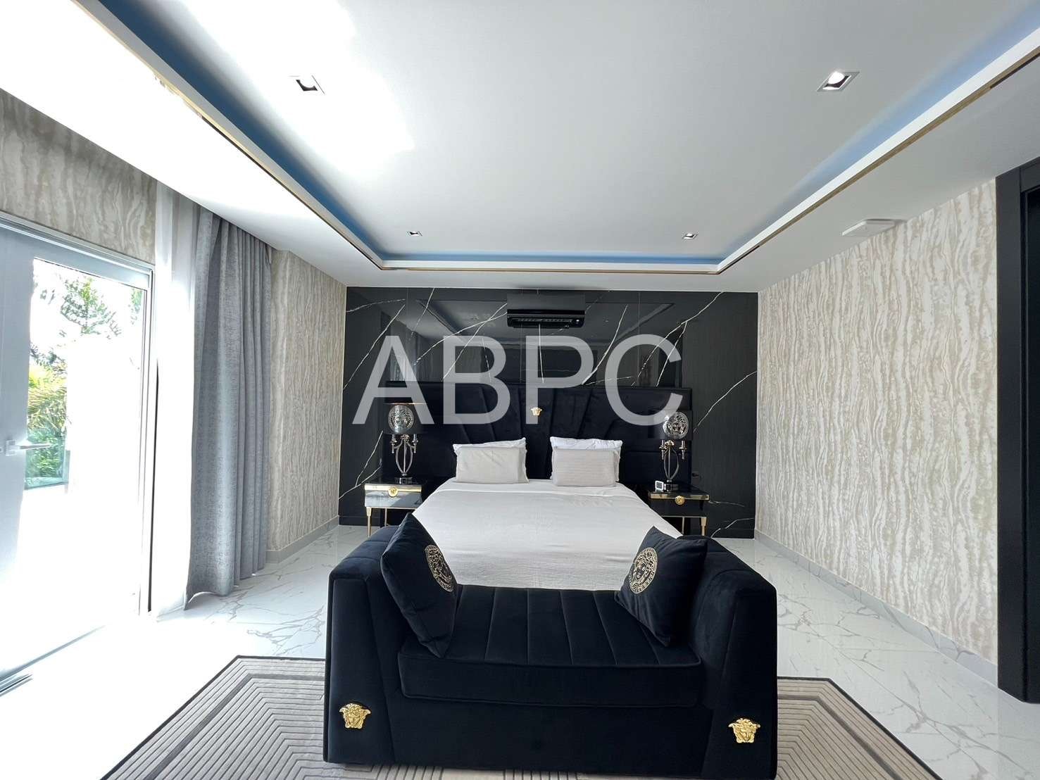 Luxury Pool Villa 4 Bedrooms 5 Bathrooms in Siam Royal Pattya photo 3