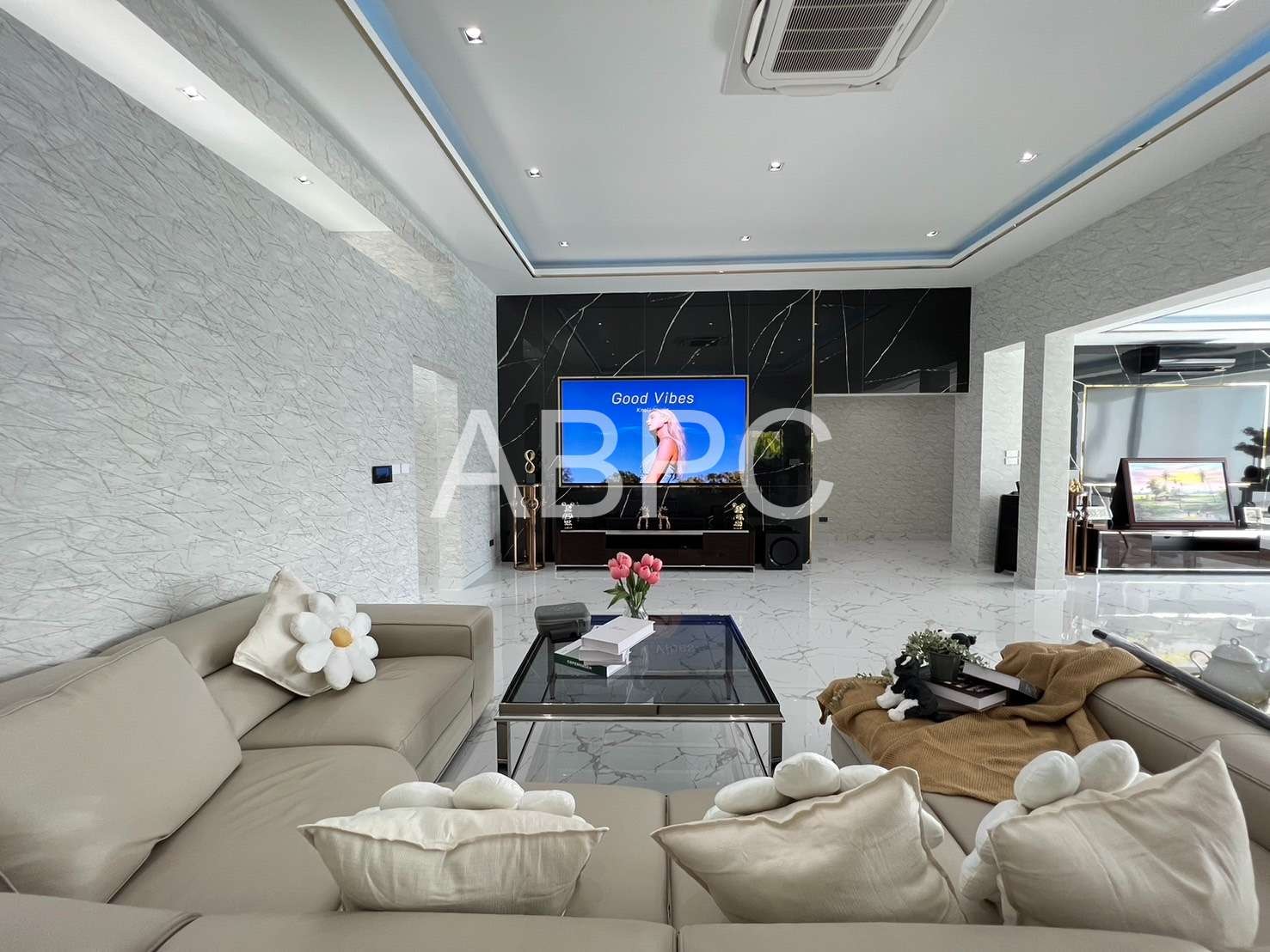Luxury Pool Villa 4 Bedrooms 5 Bathrooms in Siam Royal Pattya photo 12