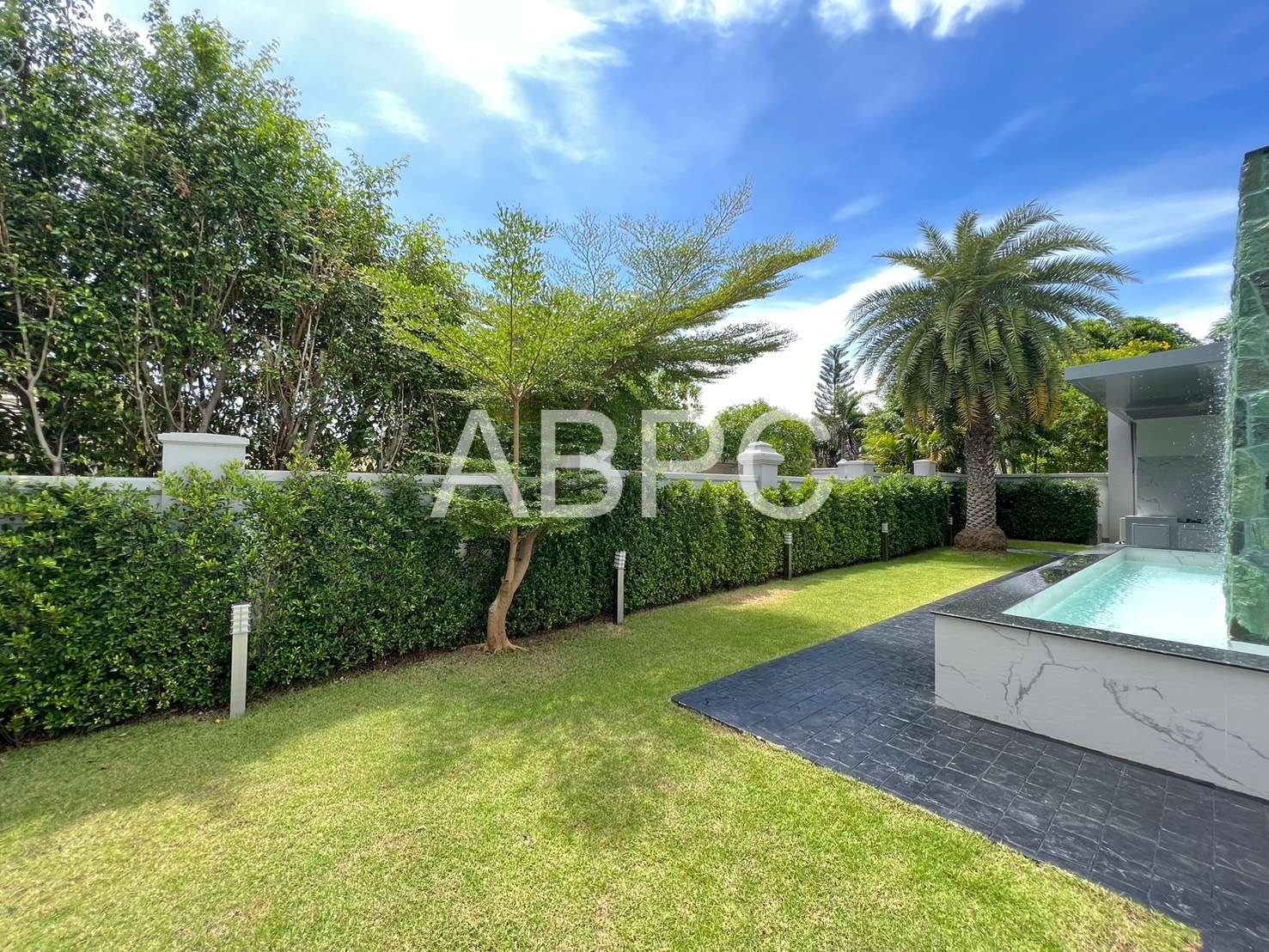 Luxury Pool Villa 4 Bedrooms 5 Bathrooms in Siam Royal Pattya photo 21