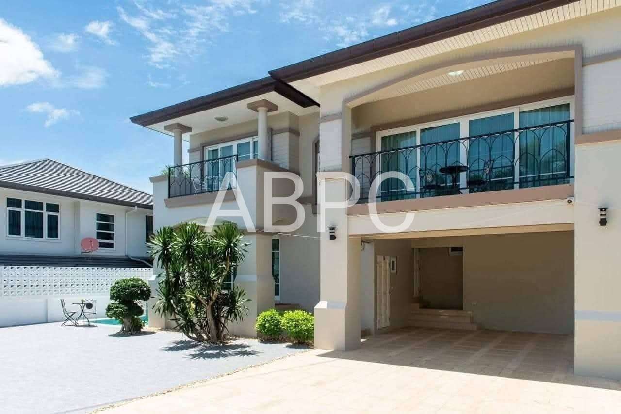 Spacious Pool Villa 4 bedrooms 3 bathrooms in East Pattaya for Sale photo 5