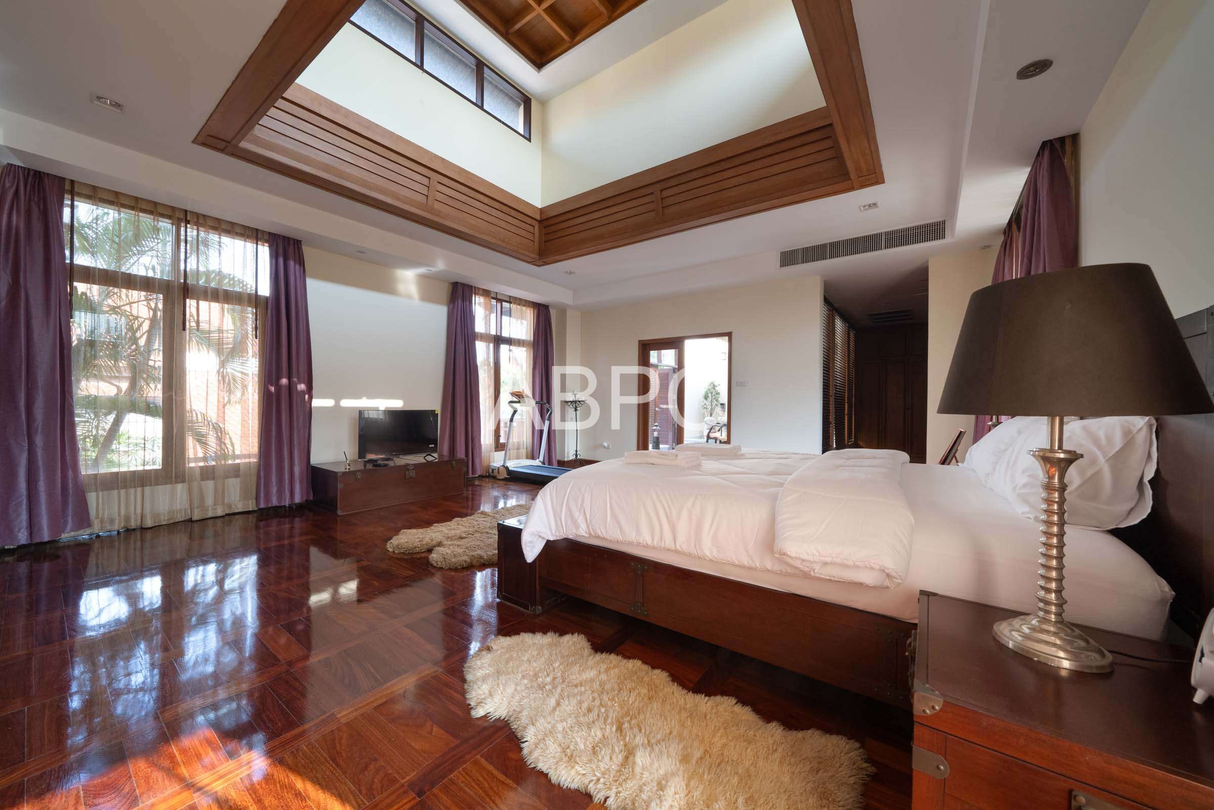 Luxurious pool villa 4 Bedrooms 4 Bathrooms in Na Jomtien photo 15