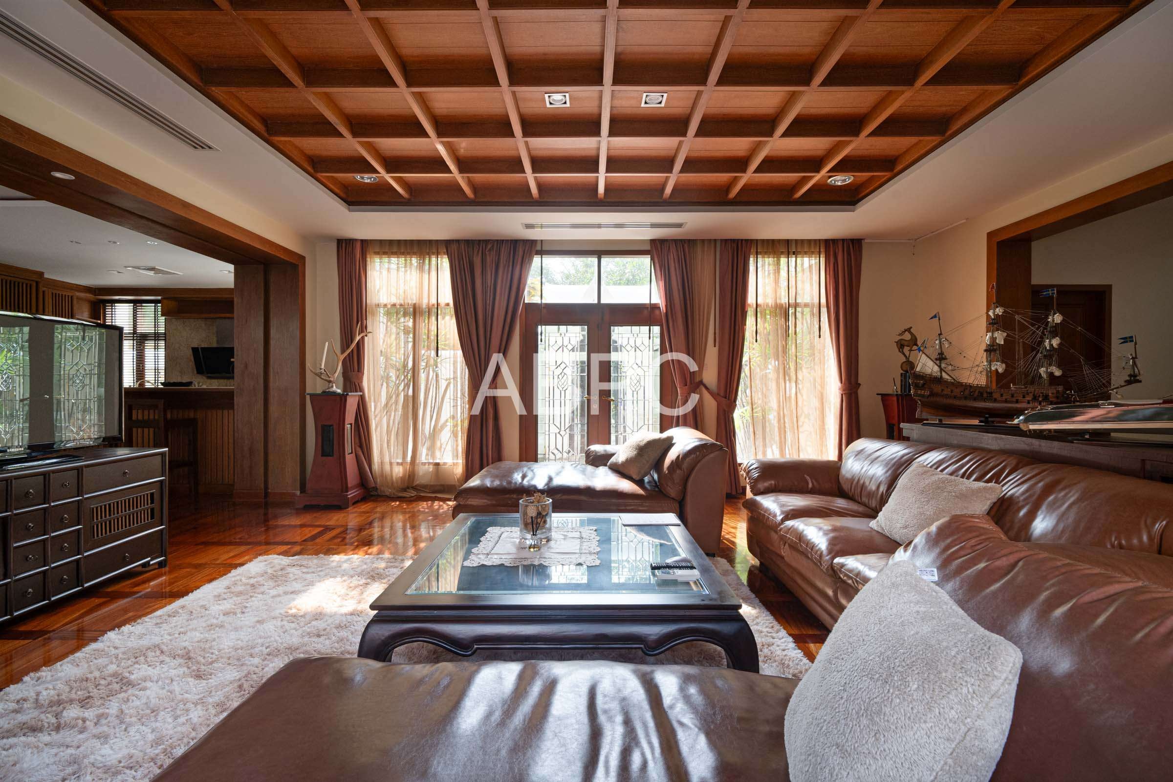 Luxurious pool villa 4 Bedrooms 4 Bathrooms in Na Jomtien photo 8