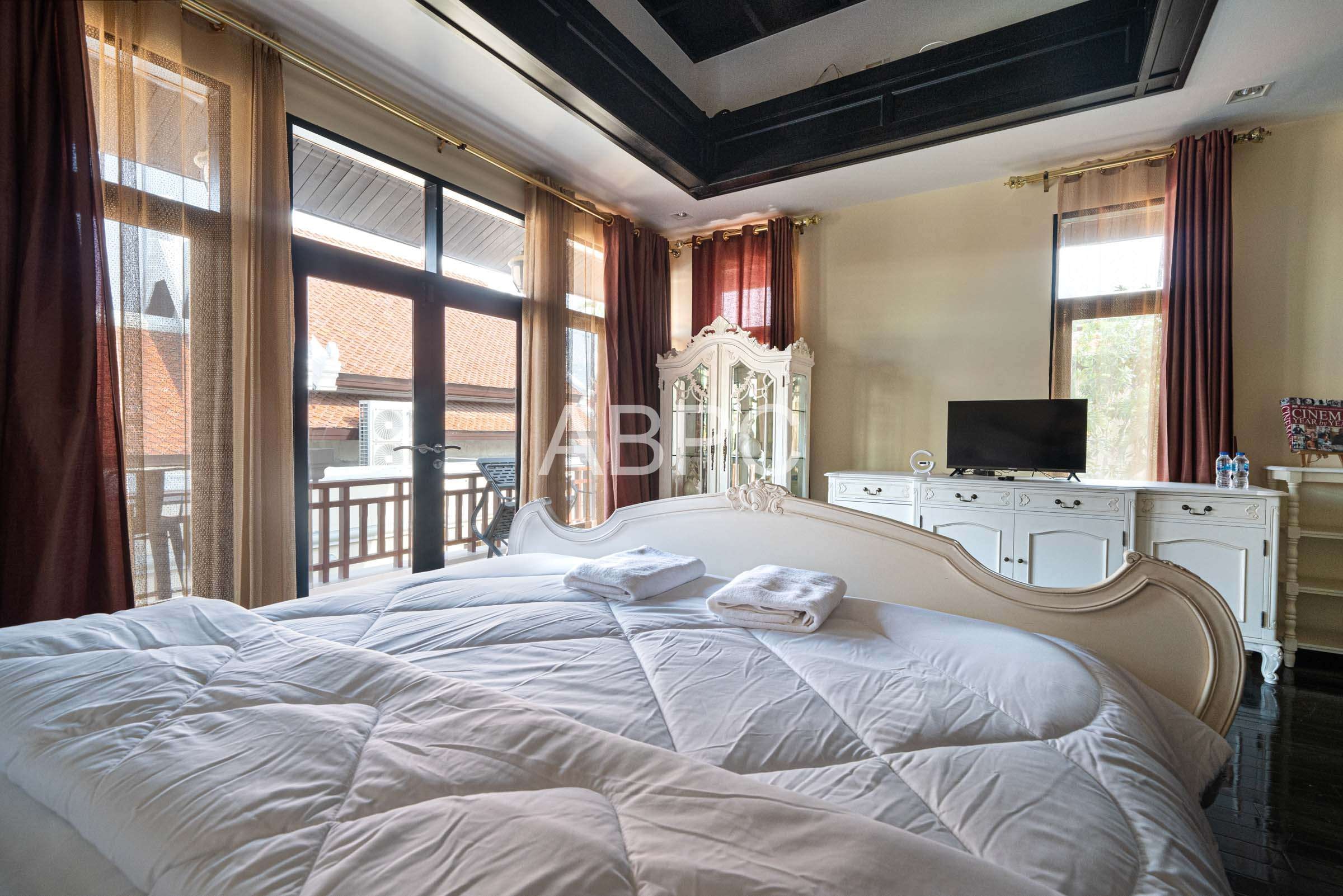 Luxurious pool villa 4 Bedrooms 4 Bathrooms in Na Jomtien photo 13