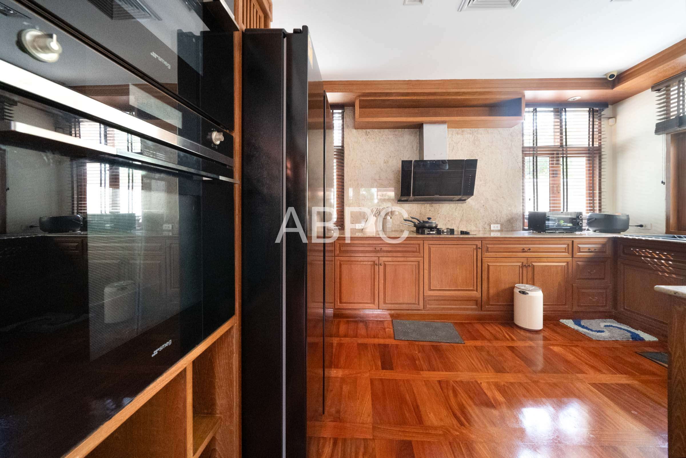 Luxurious pool villa 4 Bedrooms 4 Bathrooms in Na Jomtien photo 19