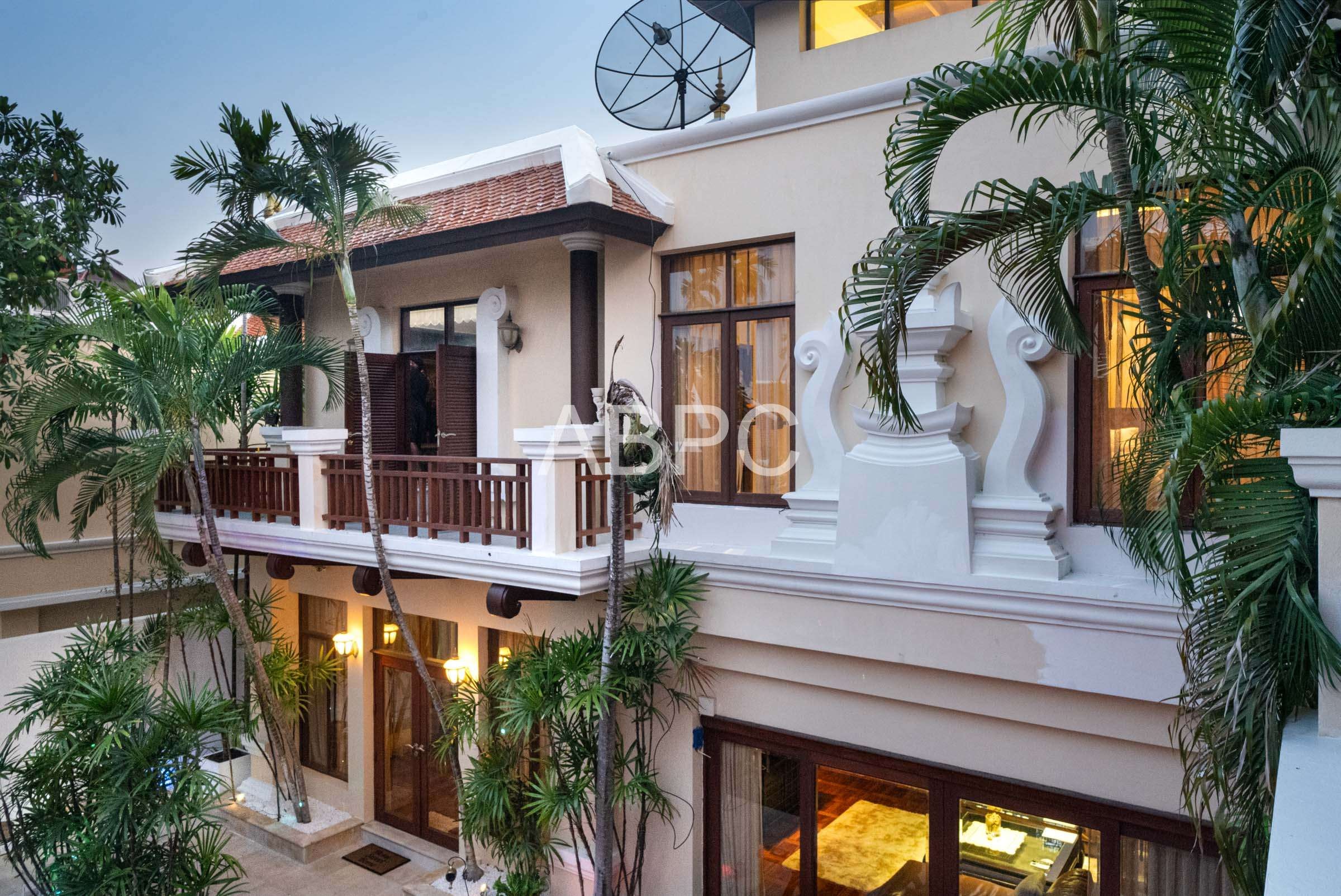 Luxurious pool villa 4 Bedrooms 4 Bathrooms in Na Jomtien photo 4