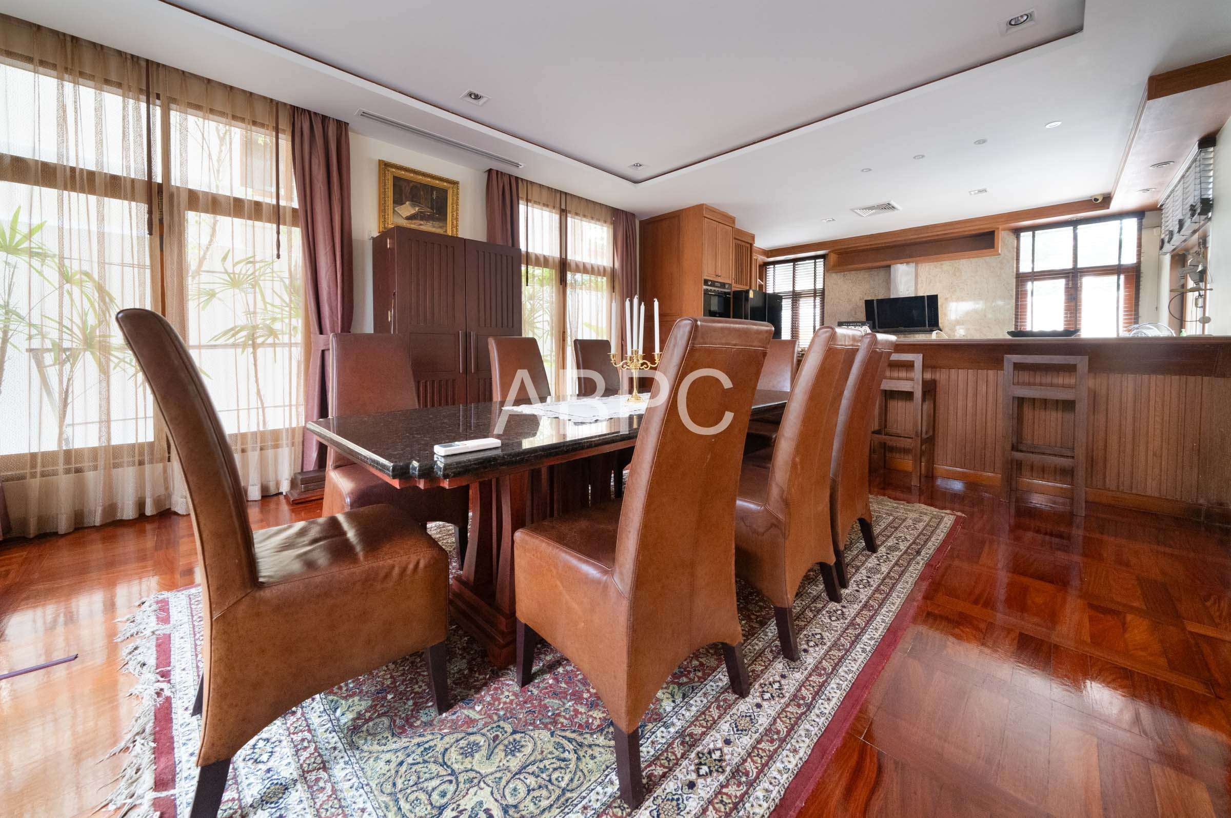 Luxurious pool villa 4 Bedrooms 4 Bathrooms in Na Jomtien photo 11