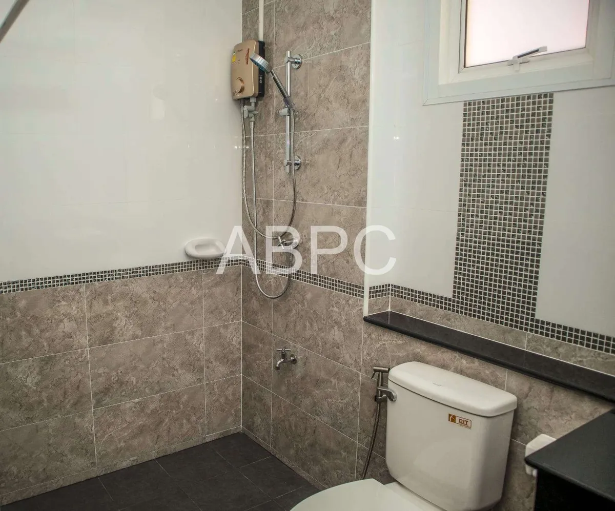 Three Bedroom Three Bathroom House In Popular East Pattaya Village photo 12