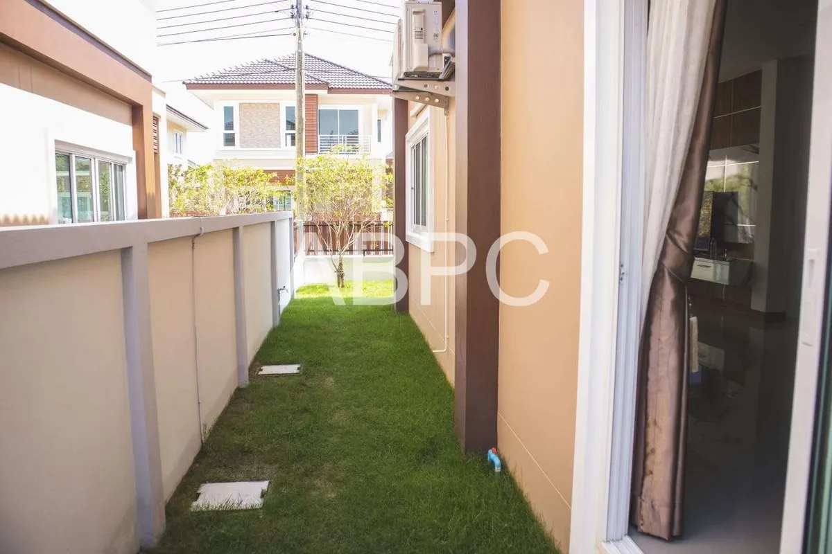Three Bedroom Three Bathroom House In Popular East Pattaya Village photo 13