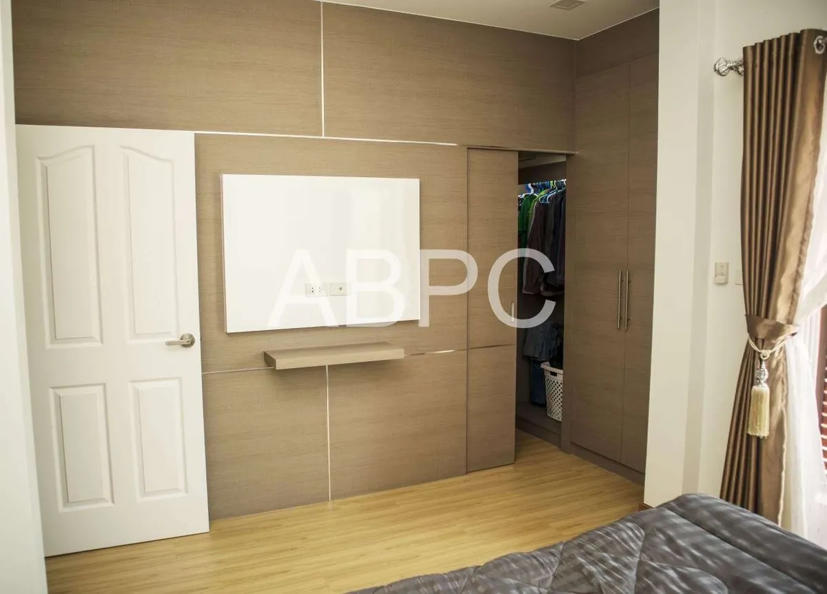 Three Bedroom Three Bathroom House In Popular East Pattaya Village photo 9