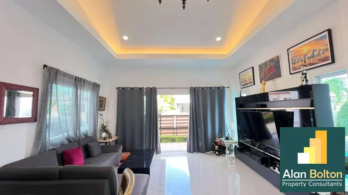 Elegant 3-Bedroom Pool Villa in Exclusive Luxury Village photo 8