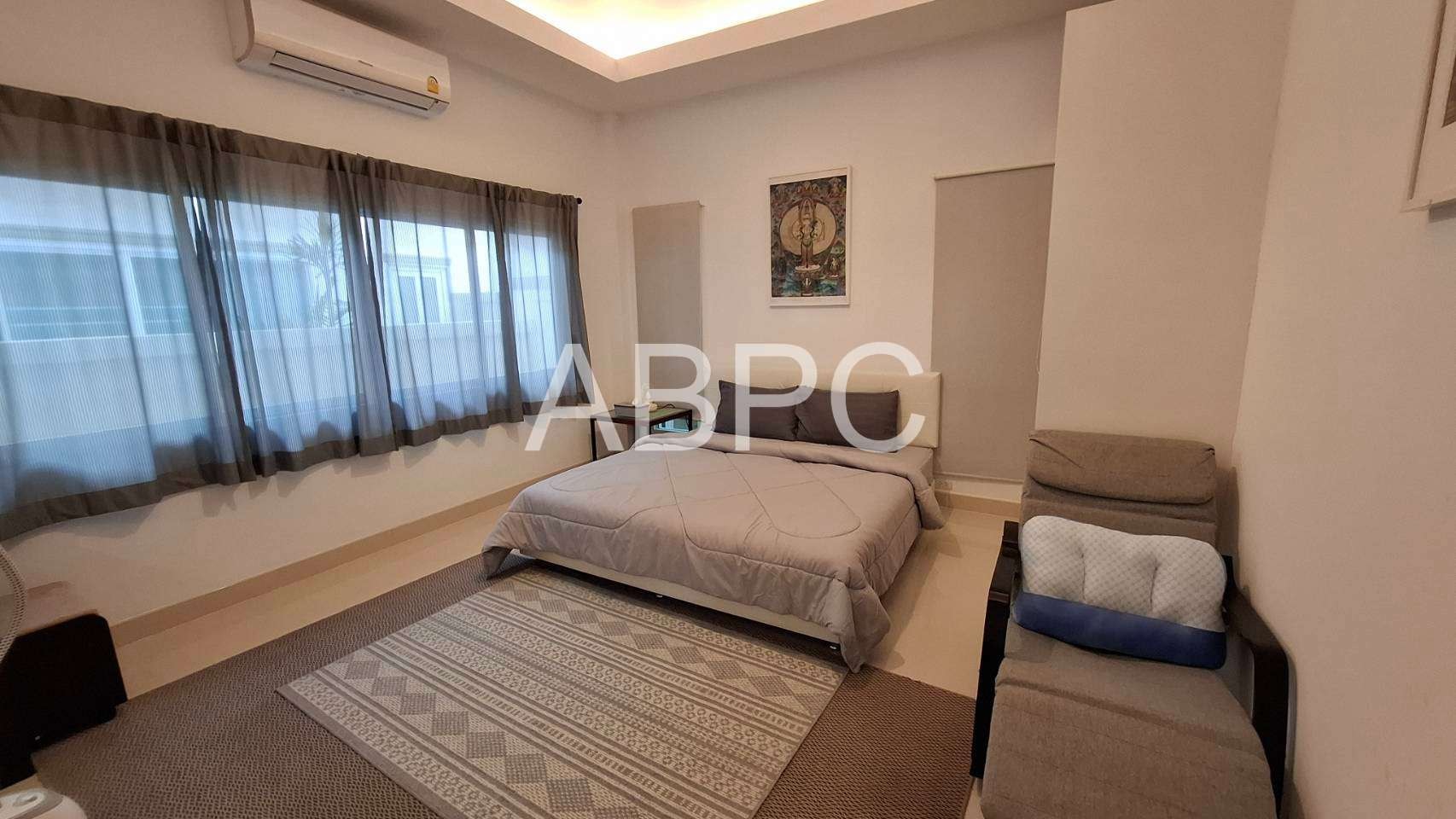 Elegant 3-Bedroom Pool Villa in Exclusive Luxury Village photo 23