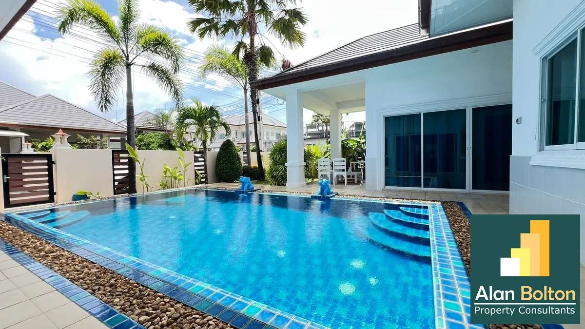 Elegant 3-Bedroom Pool Villa in Exclusive Luxury Village photo 7