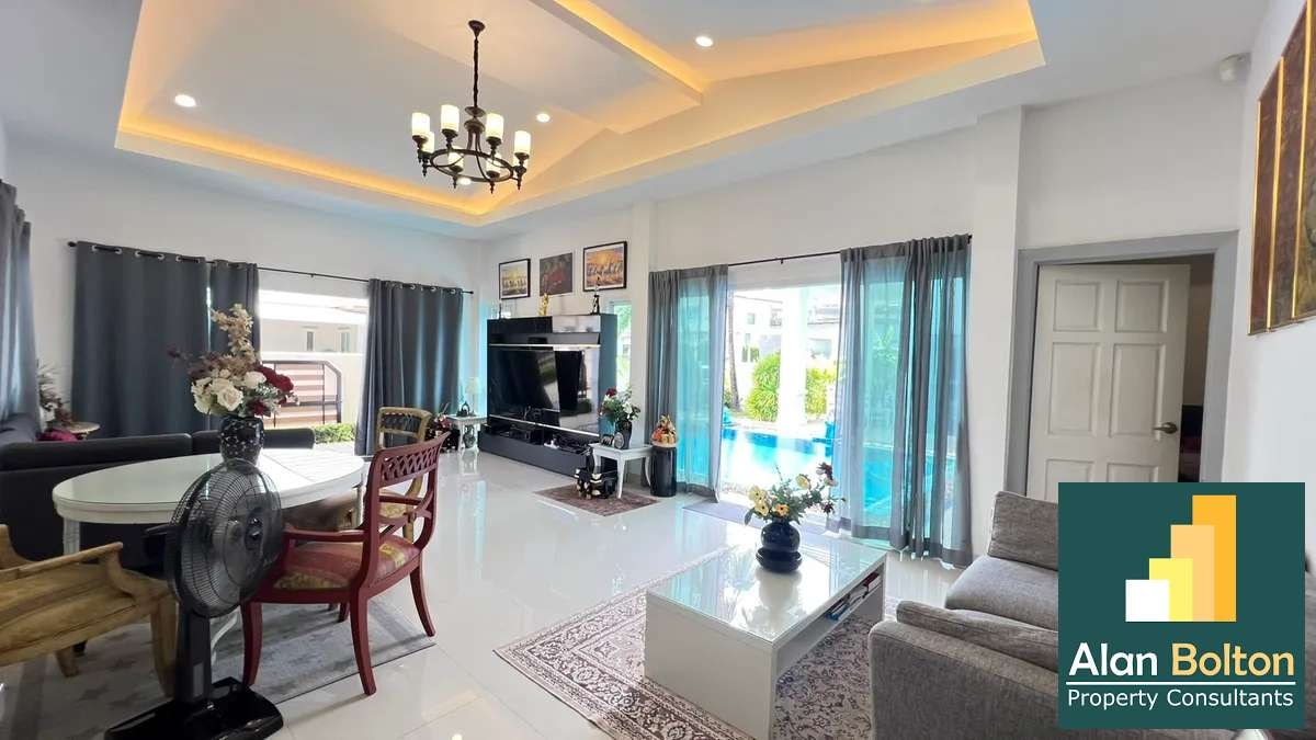 Elegant 3-Bedroom Pool Villa in Exclusive Luxury Village photo 5