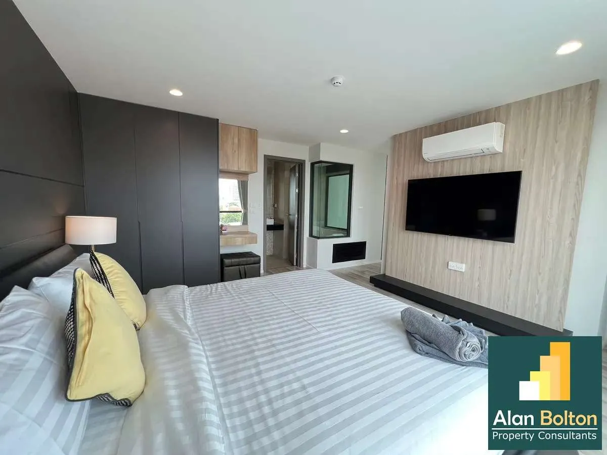 Duplex 2 Floor 2 Bedroom 3 Bathroom in East Pattaya photo 6