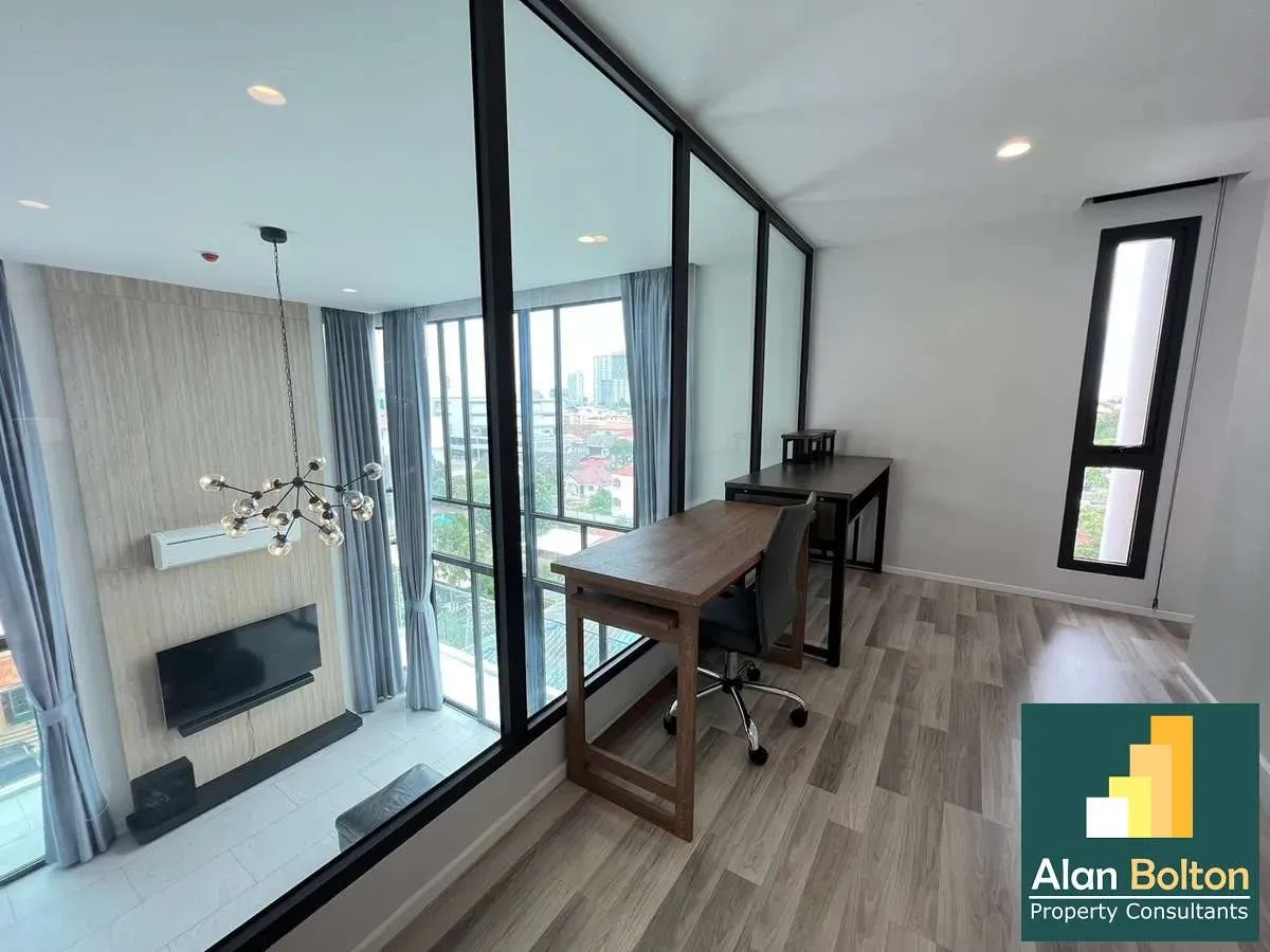 Duplex 2 Floor 2 Bedroom 3 Bathroom in East Pattaya photo 8